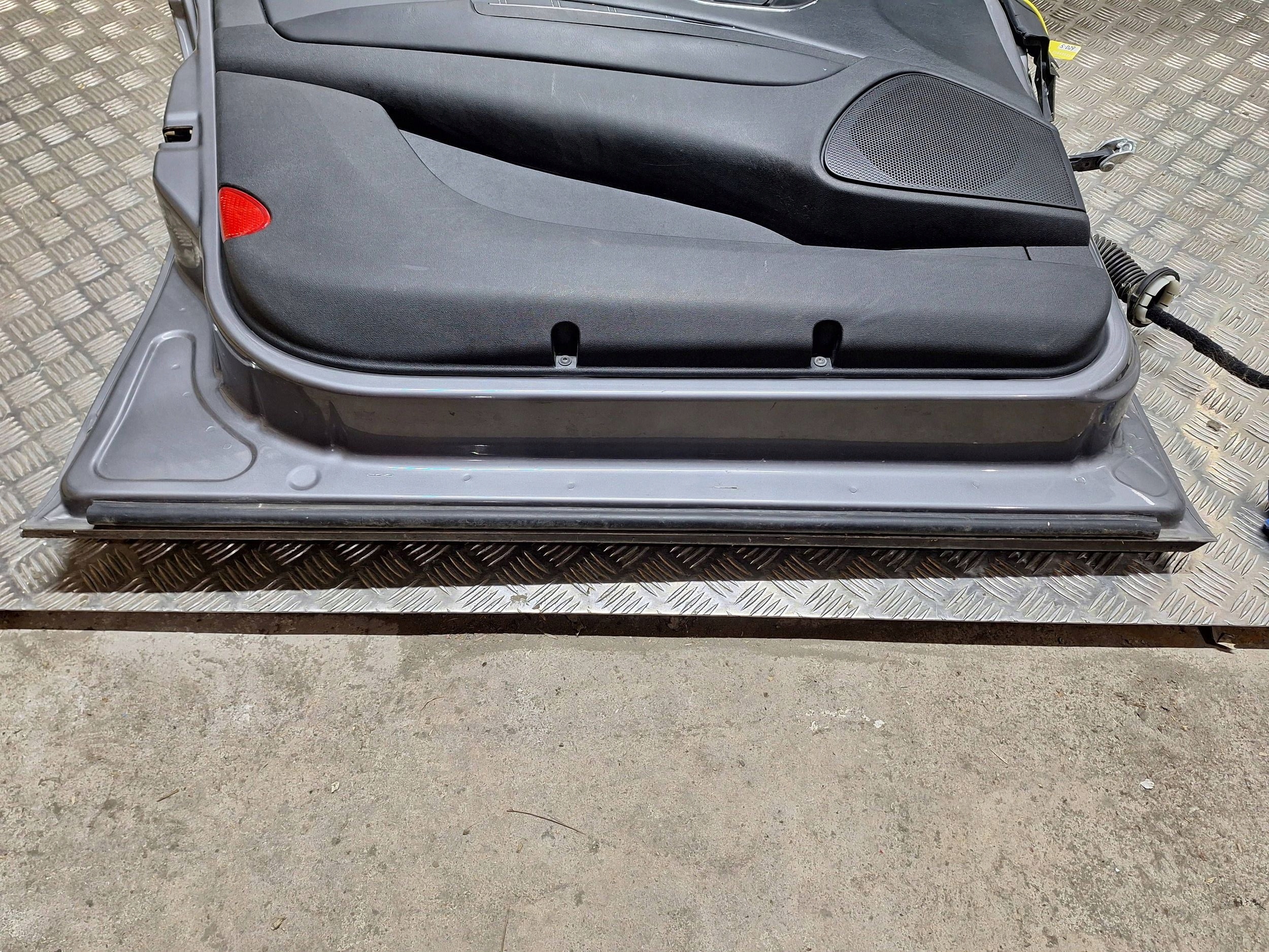 door left front LANCIA DELTA III 08-14 complete