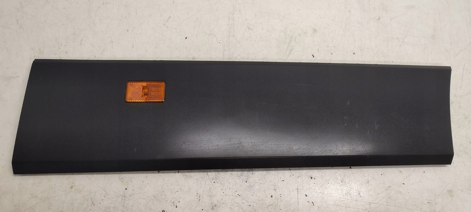 moulding side VW Crafter II 7C0