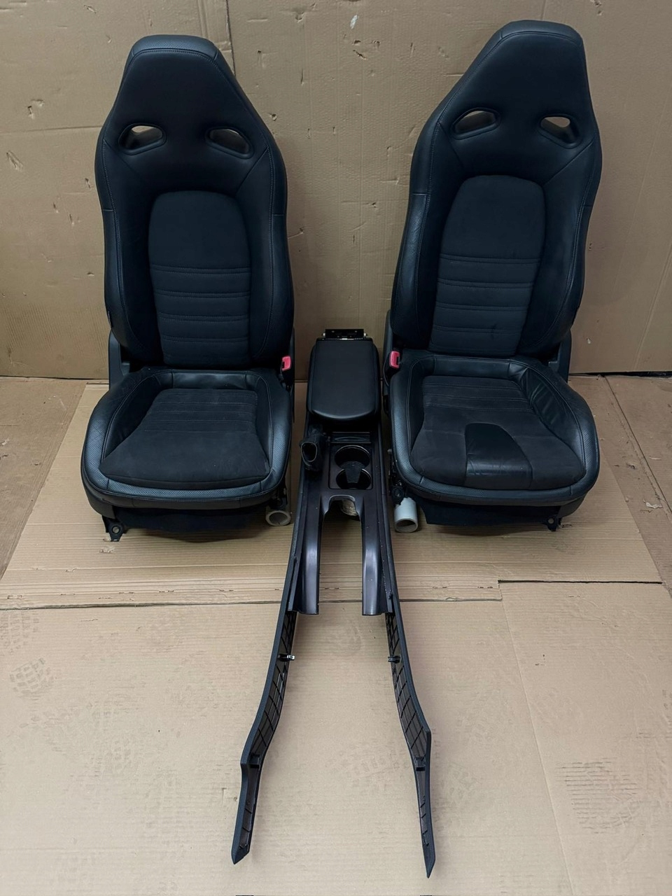 Sitze KPL. Sitz Seiten TUNEL NISSAN GTR R35 1