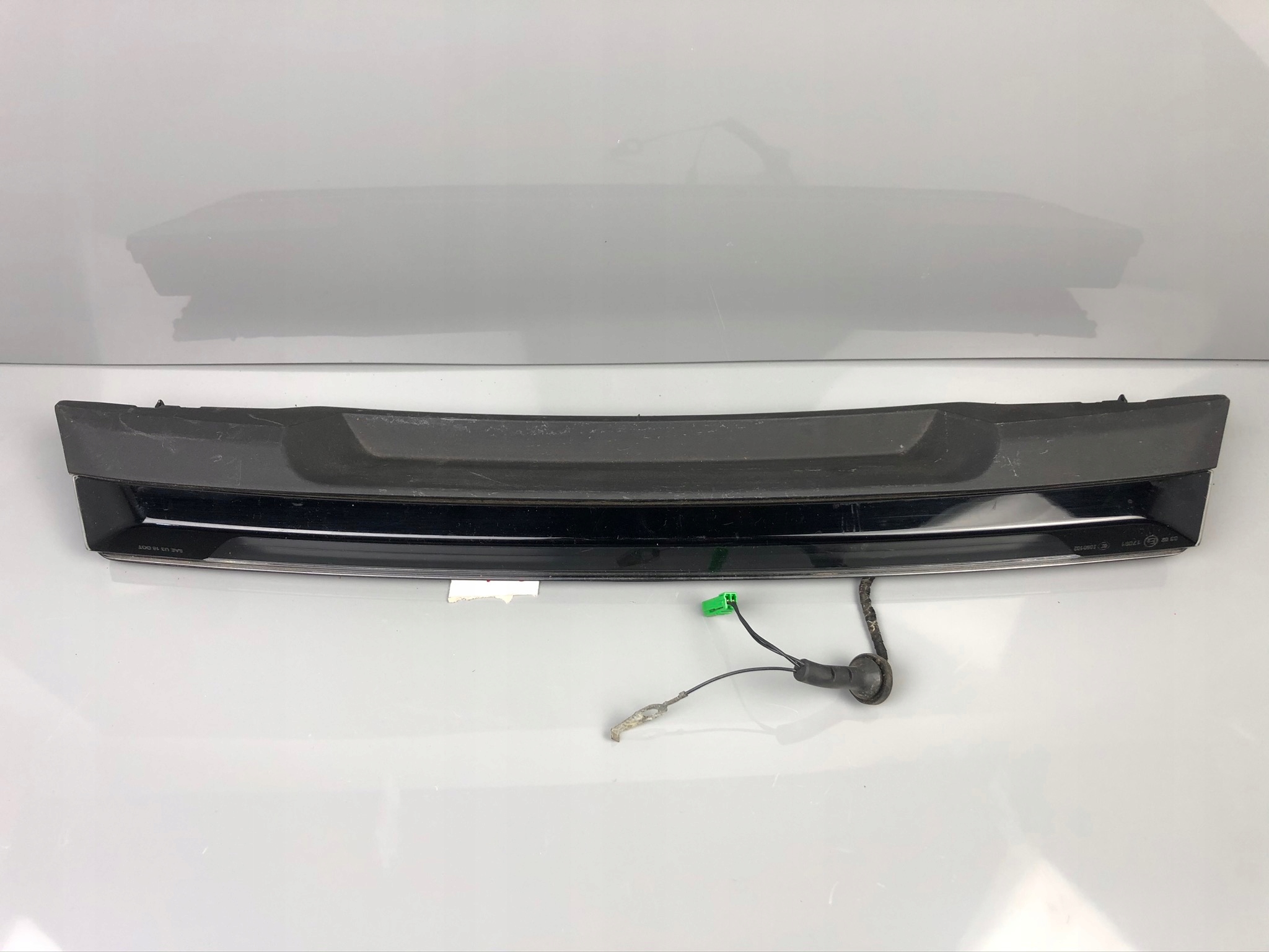 TRZECIE light STOP VOLVO V60 II 31468198