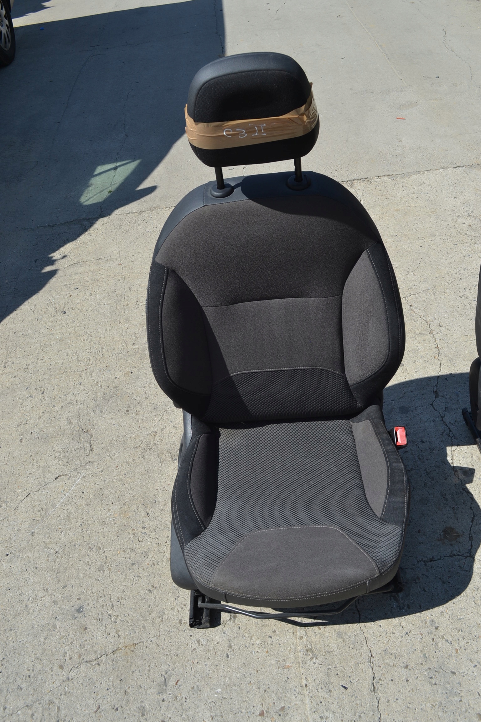 Citroen C3 II seat left or right front