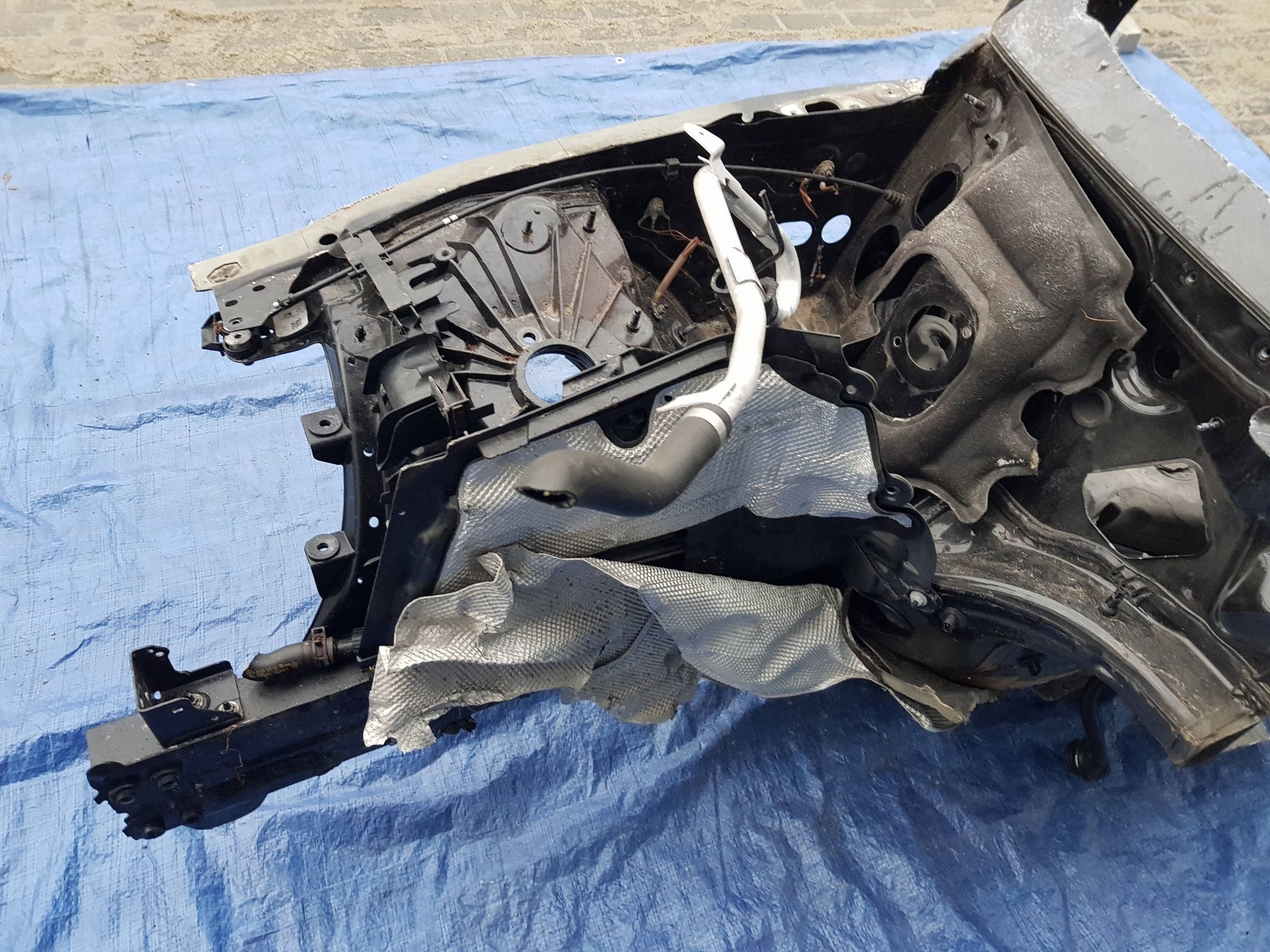 MERCEDES W205 uloženie štvrťka predná predná pravá