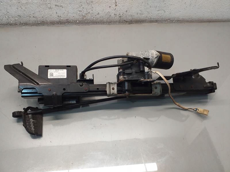 MECHANIZM DOMYKANIA KLAPY HYUNDAI ix55 817703J101 Part number 817703J101