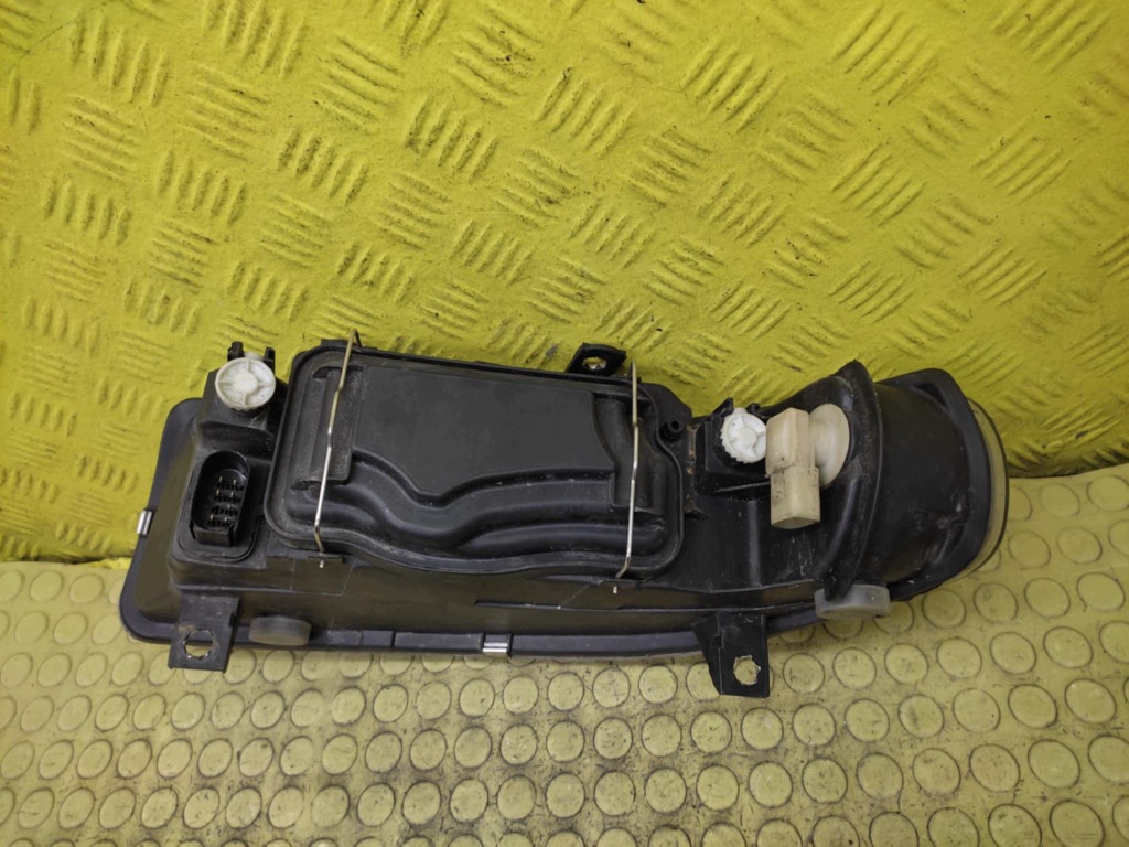 SEAT LEON and REFLEKTOR light right front