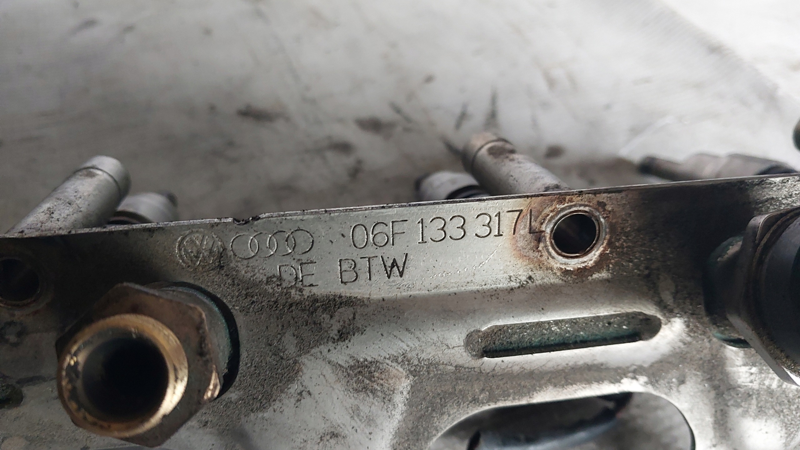 vstrekovač paliva 06F906036A AUDI A4 B7 A6 C6 SEAT EXEO 2.0 TFSI