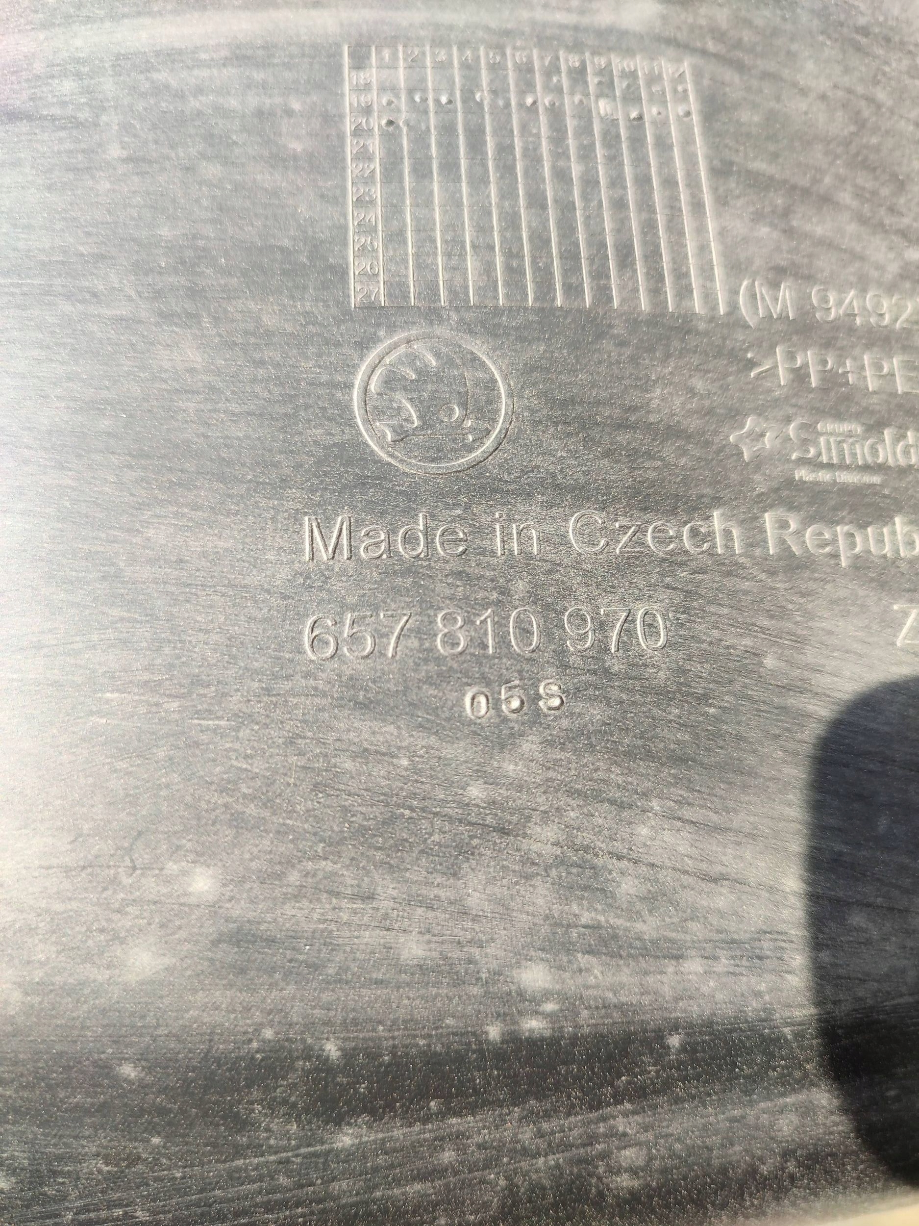 Skoda Scala 2020 rear part side right mudguard rear.