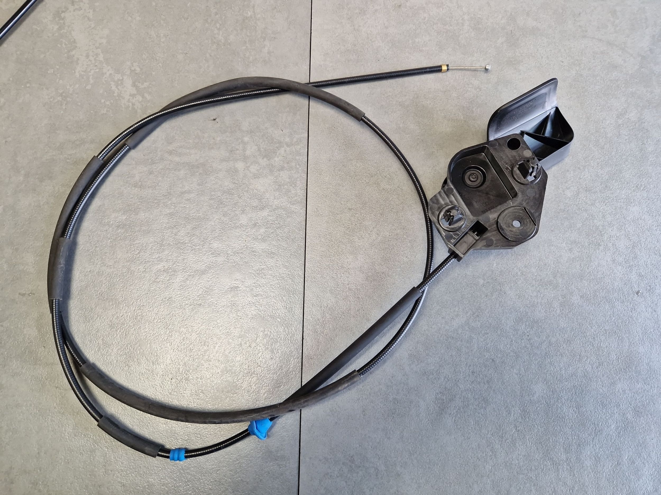Audi A3 8Y Levier cable ouverture capot du capot Câble 8Y1823633