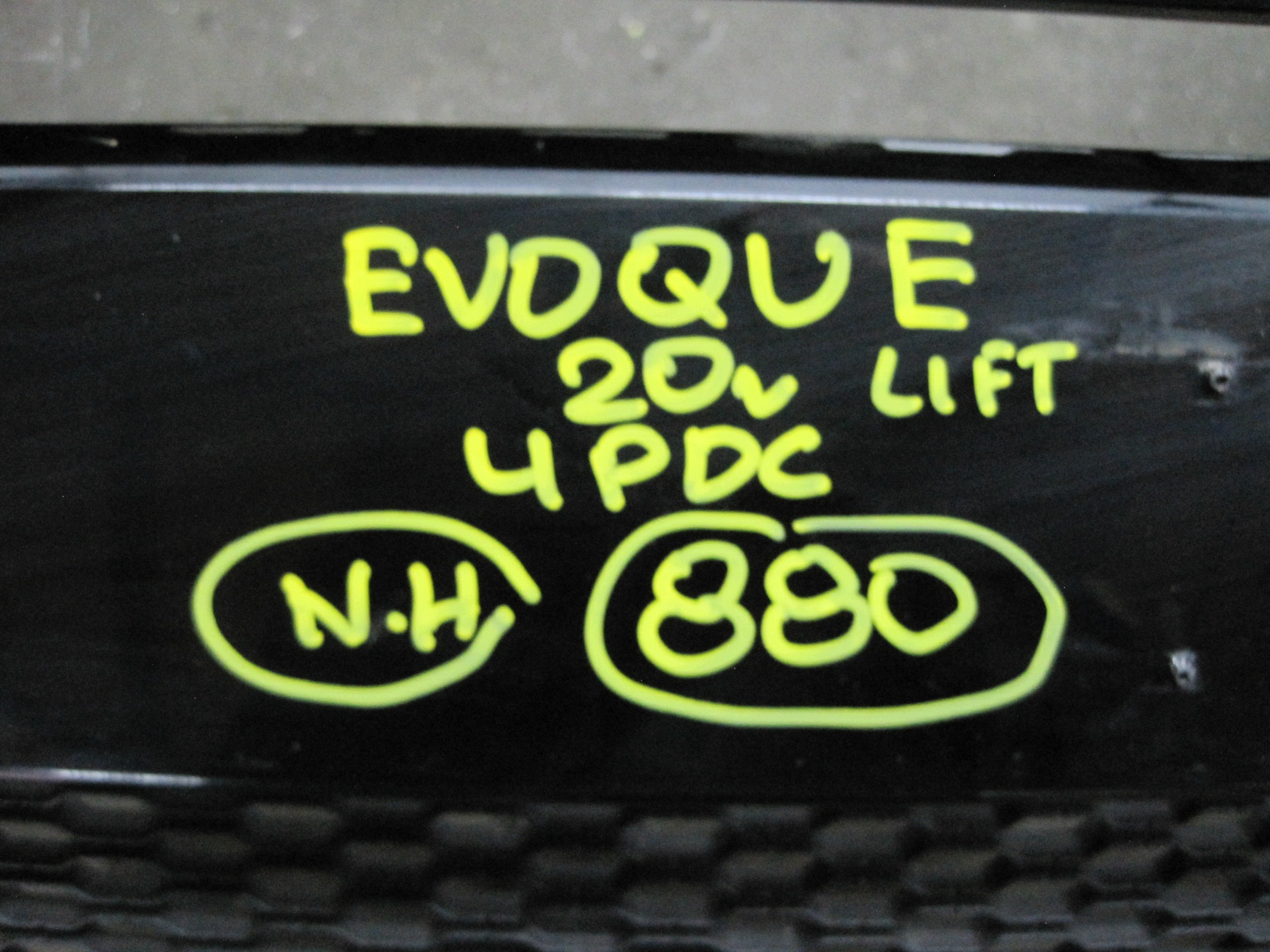 bumper RANGE ROVER EVOQUE II 20R 4 PDC below RADAR front