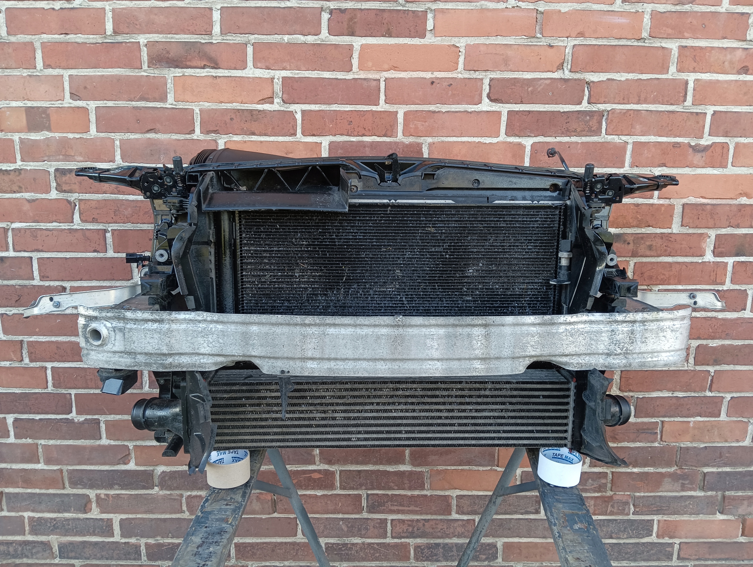 PAS PRZEDNI WZMOCNIENIE CHLODNICE AUDI A6 C7 3.0 TDI