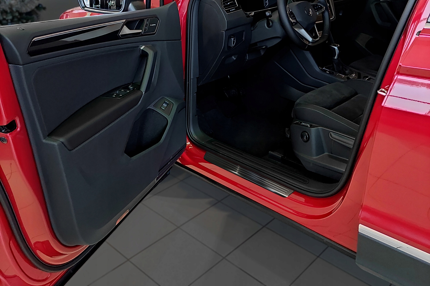 VW TIGUAN II / EHYBRID / R-LINE / ALLSPACE 2015-2024 NAKŁADKI PROGOWE PROGI Producent Avisa