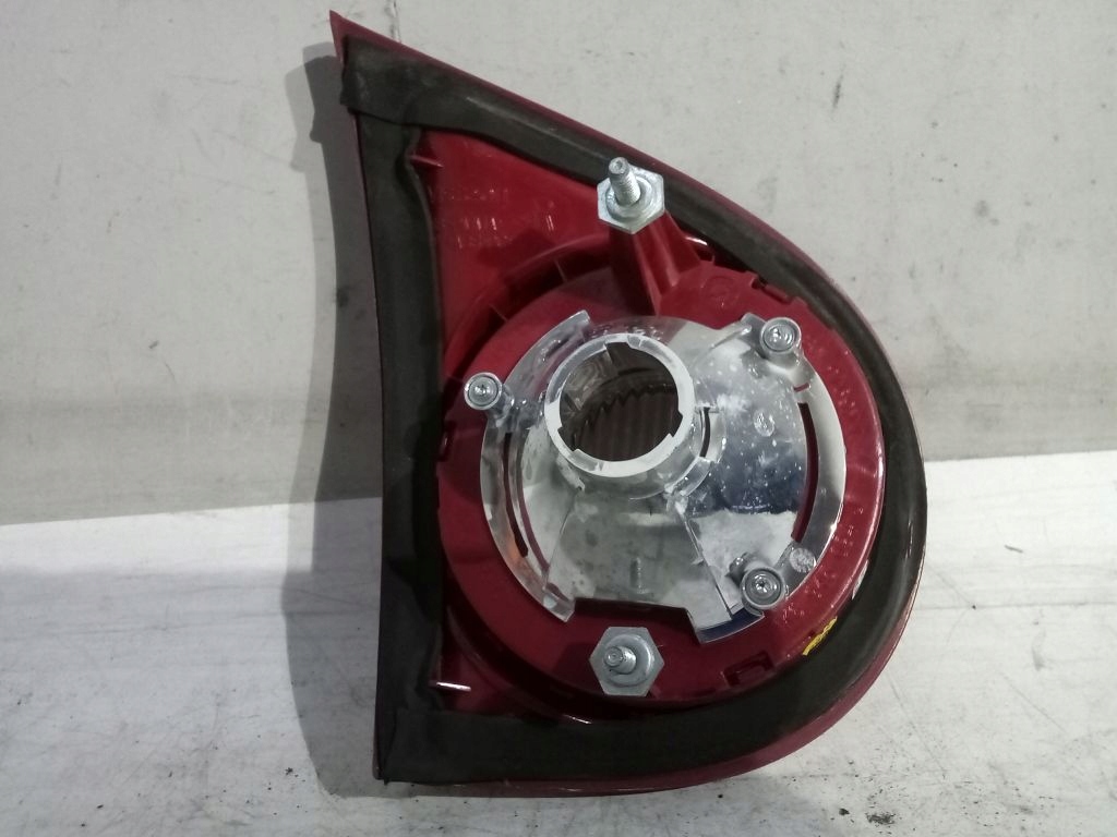VW Golf V 5 HB 5D light right rear part to the bonnet