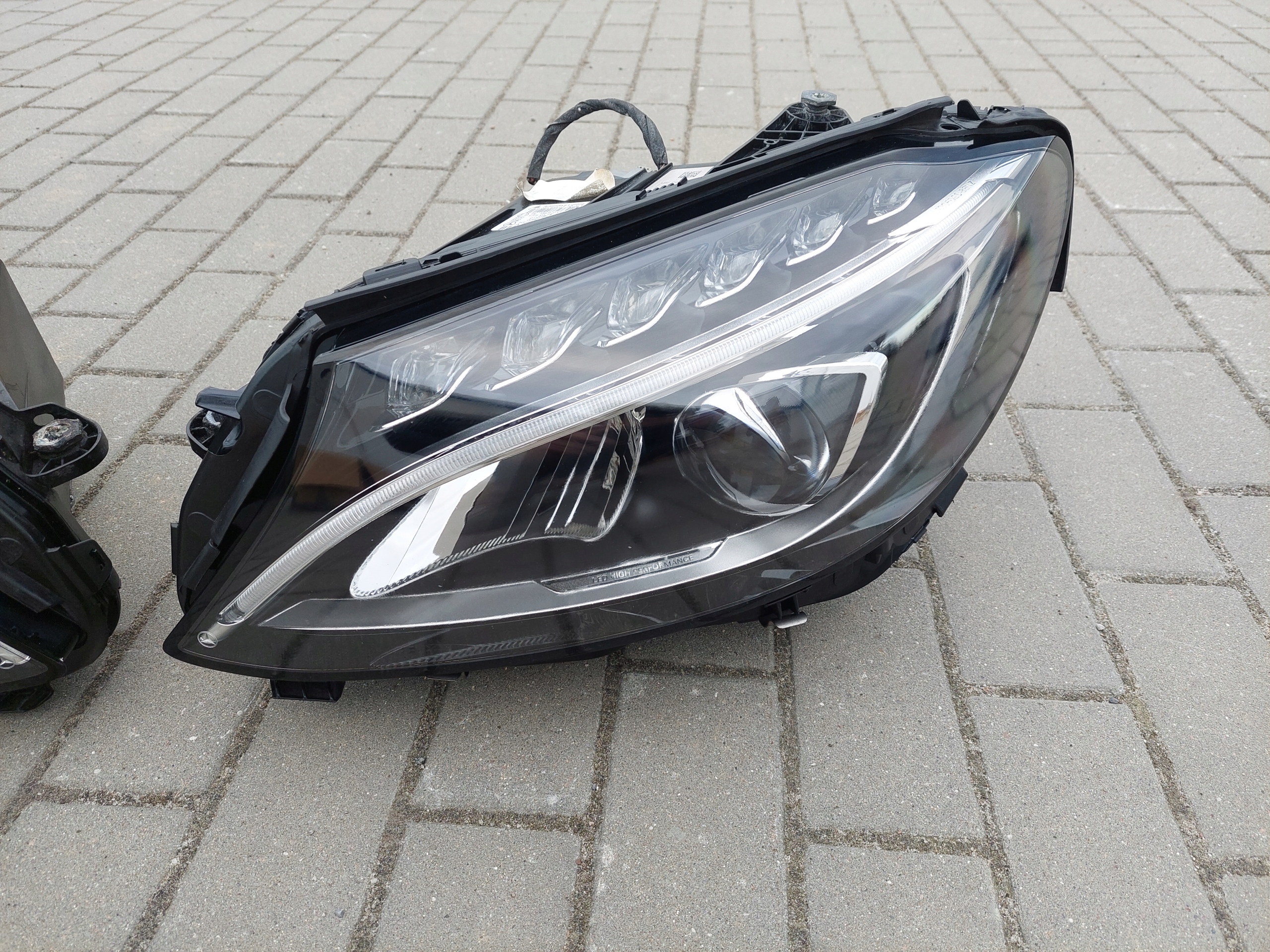 light front front left A2059062704 right A2059062804 LED MERCEDES C W205