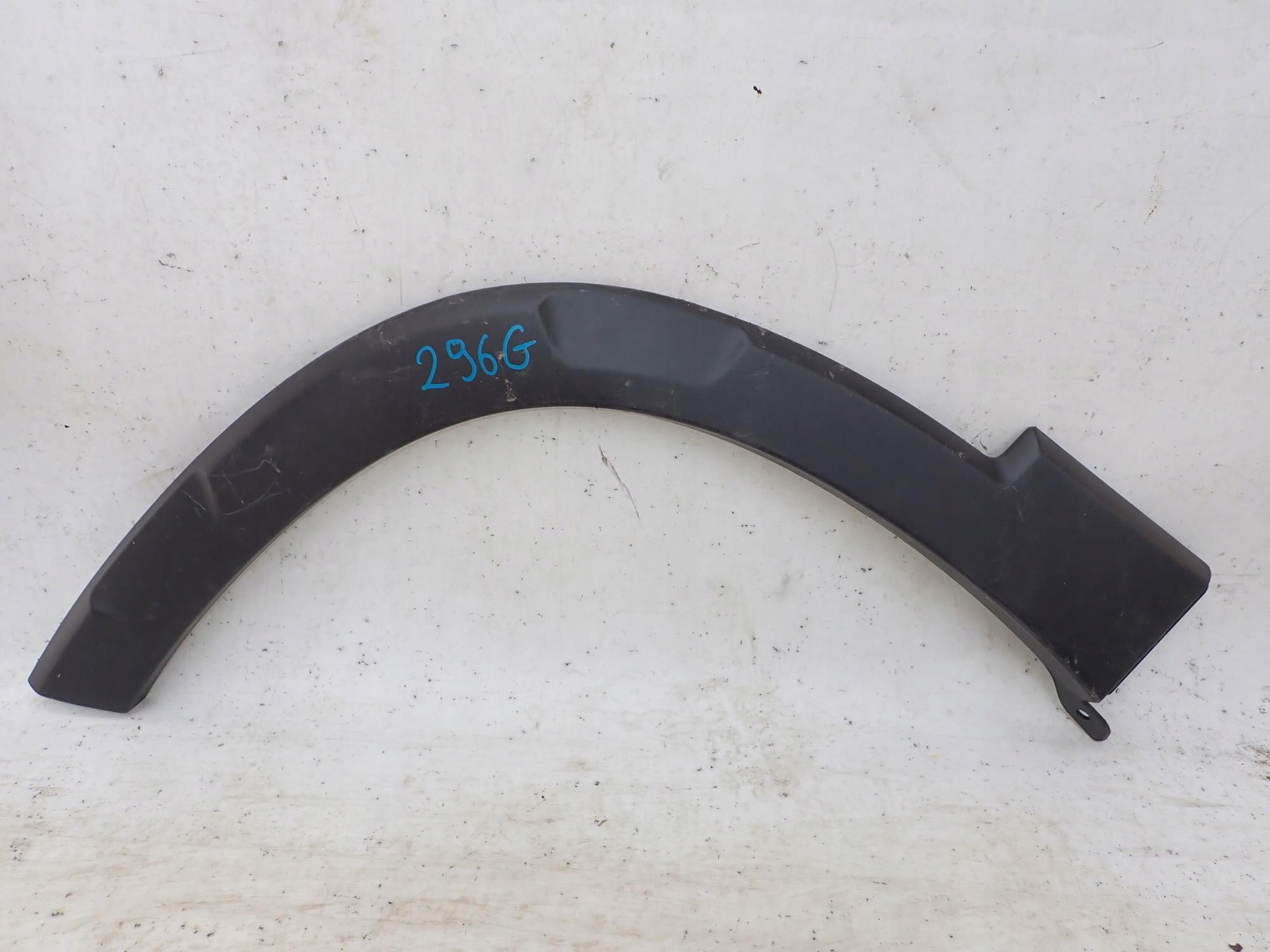 PEUGEOT RIFTER 18-> moulding cap left front