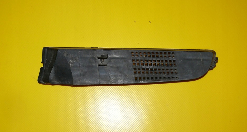 spoiler grid of a bumper right right front AUDI A8 D2 94-98 4D0853684