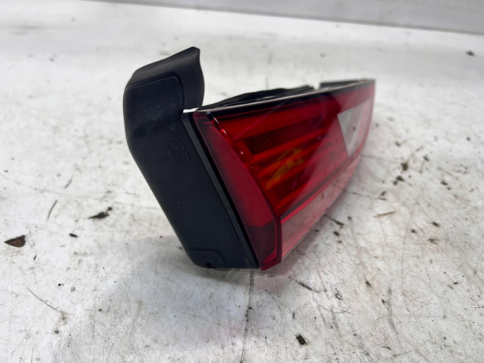light left rear part to the bonnet AUDI A3 8Y 8Y0945075A