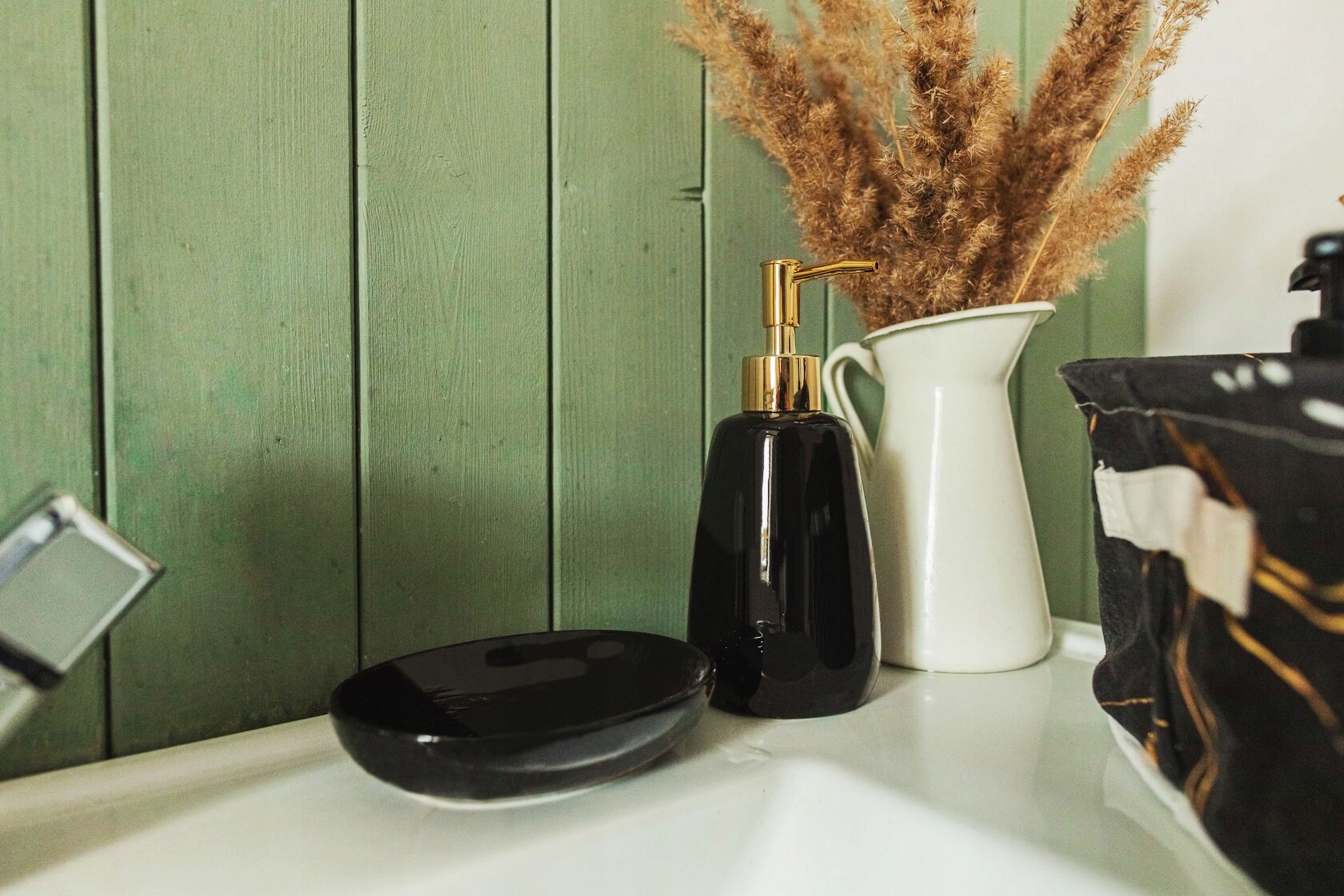 DOZOWNIK DO MYDŁA CZARNY CERAMICZNY ZESTAW KOMPLET ŁAZIENKOWY MYDELNICZKA Kod producenta Ceramiczny zestaw łazienkowy