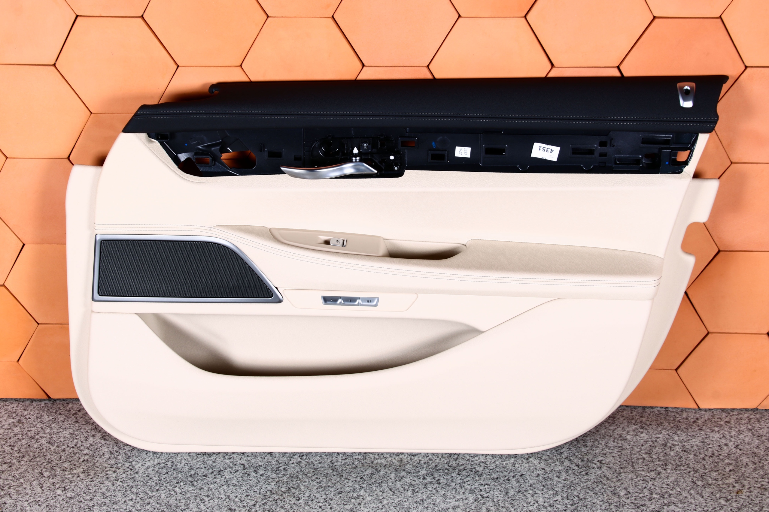 BMW G11 G12 side door right front CANBERRABEIGE