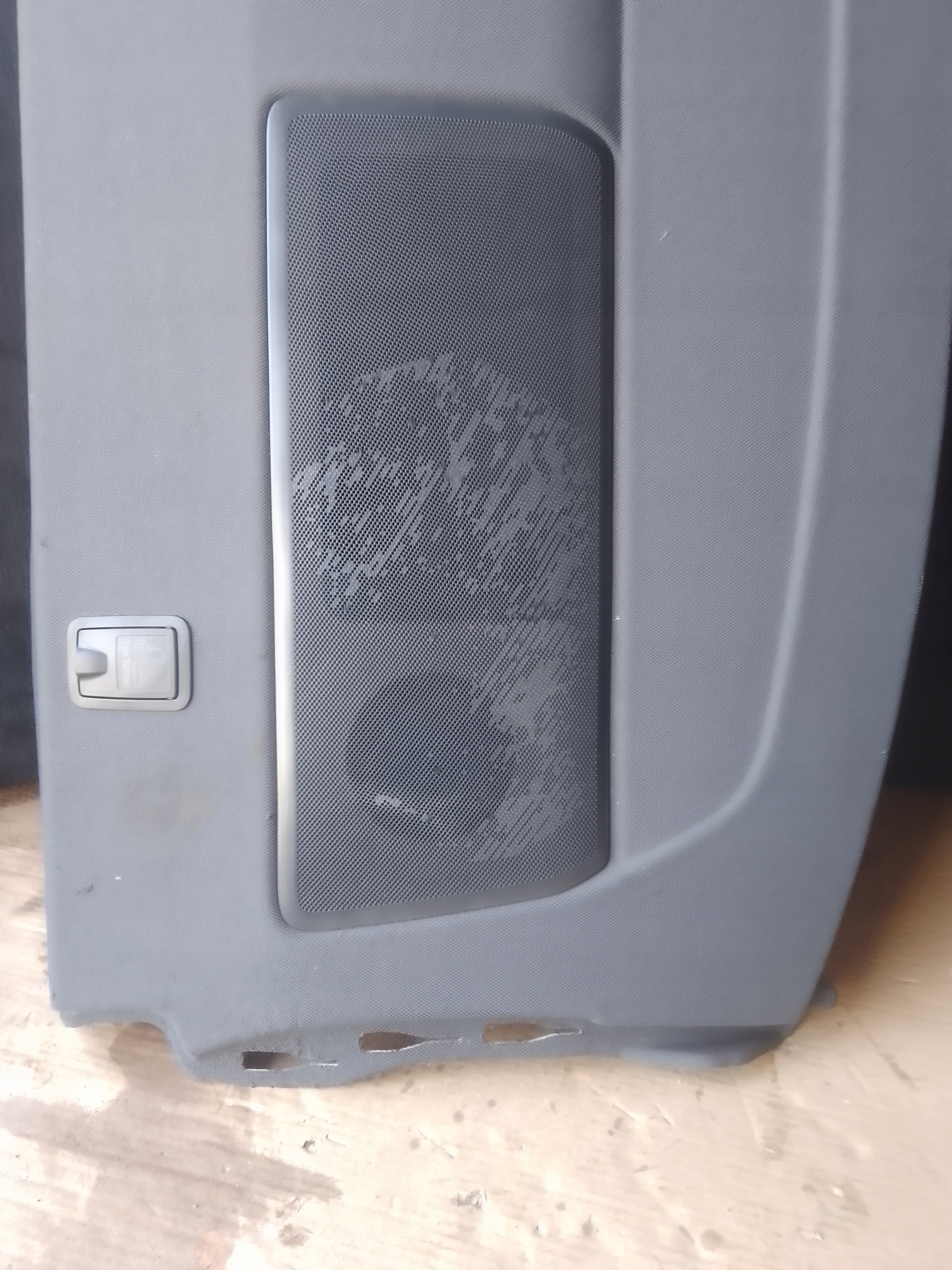 plato boot sedan AUDI A6 C8 4K5863411G