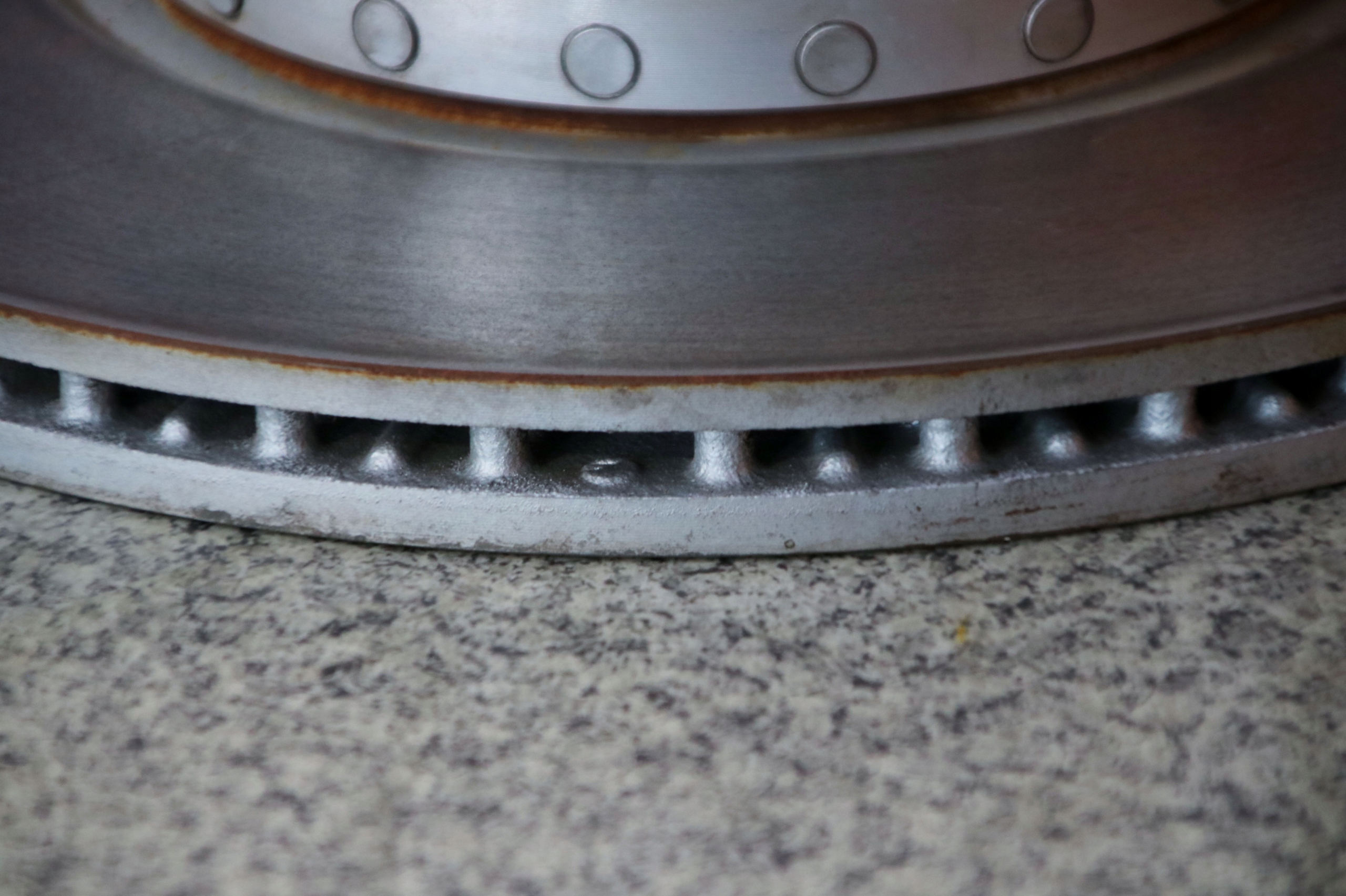 BMW G20 330i discs plates front 330x24 7 km !!!