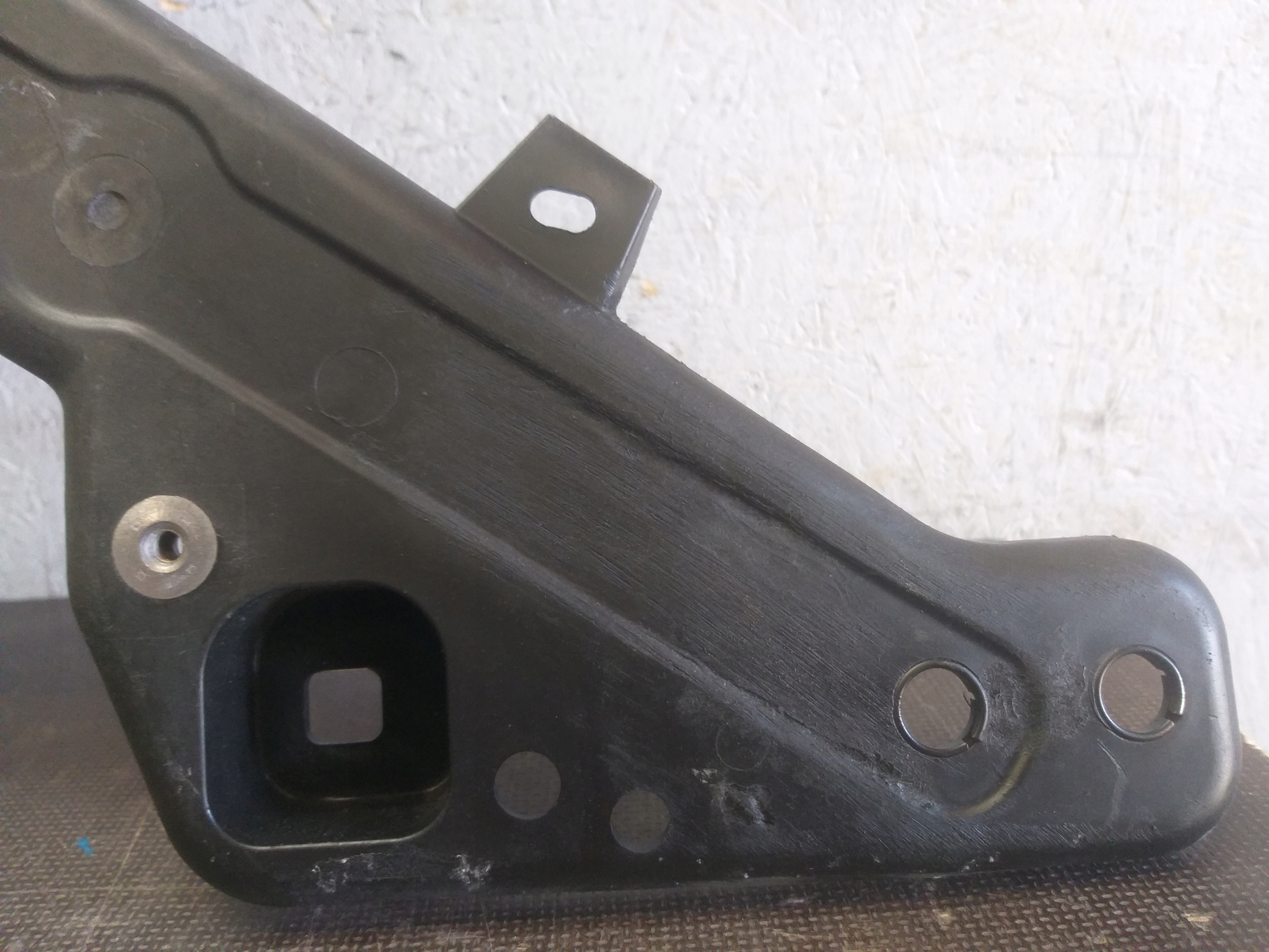 support panel for radiators TESLA III 3 1610866-00-A