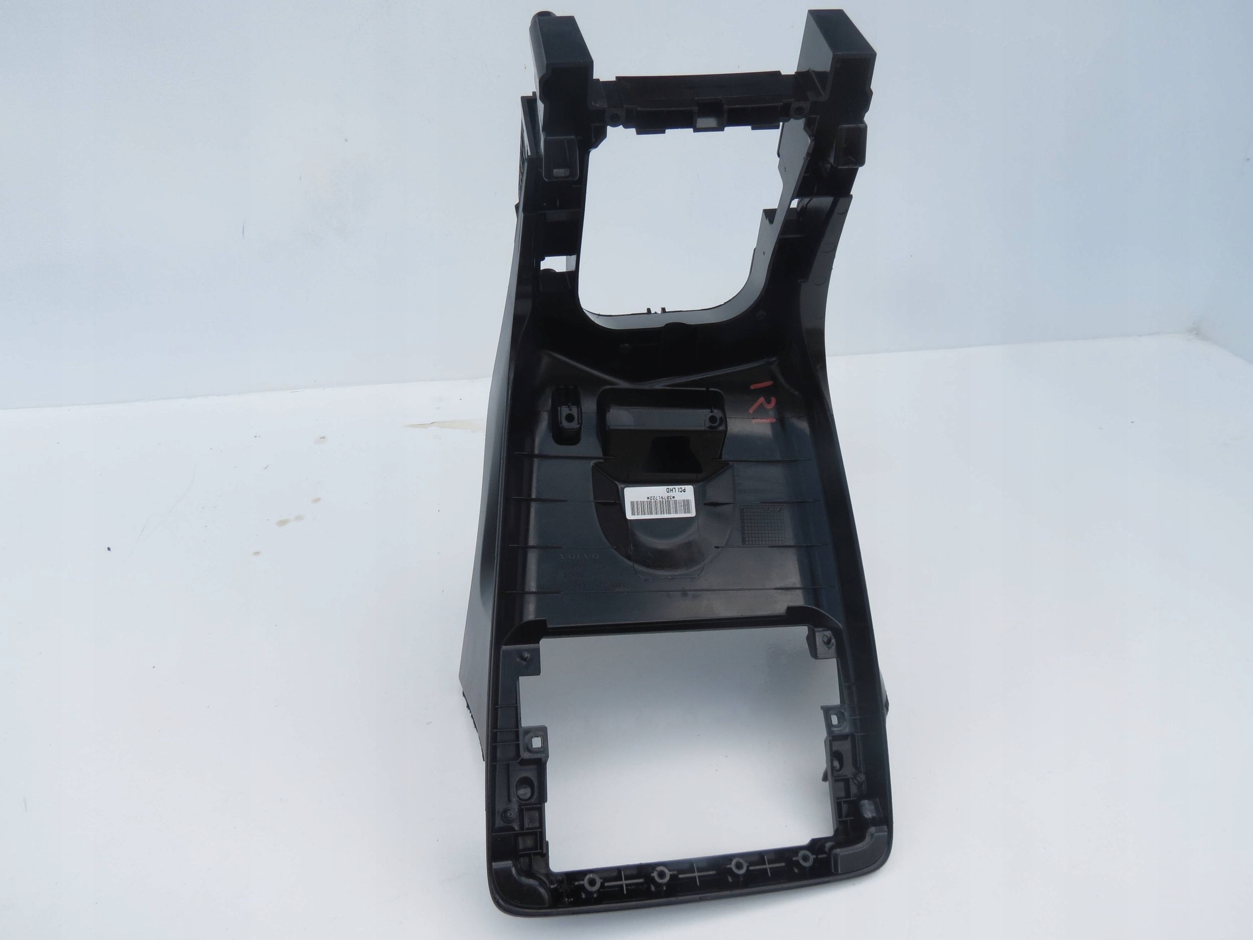 frame consoles PANELU VOLVO V60 08648778