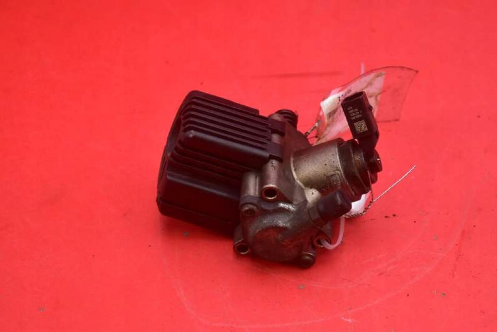 POMPA WYSOKIEGO PRESSIONE 06F025D VW PASSAT B6 2.0 TSI 150 KM 05-10