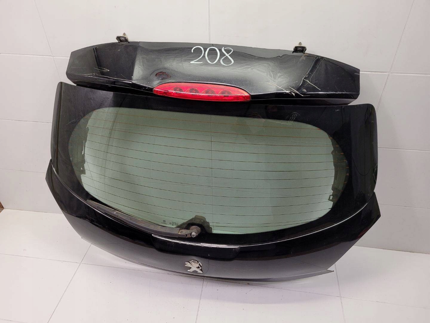 rear trunk door boot Peugeot 208 2015