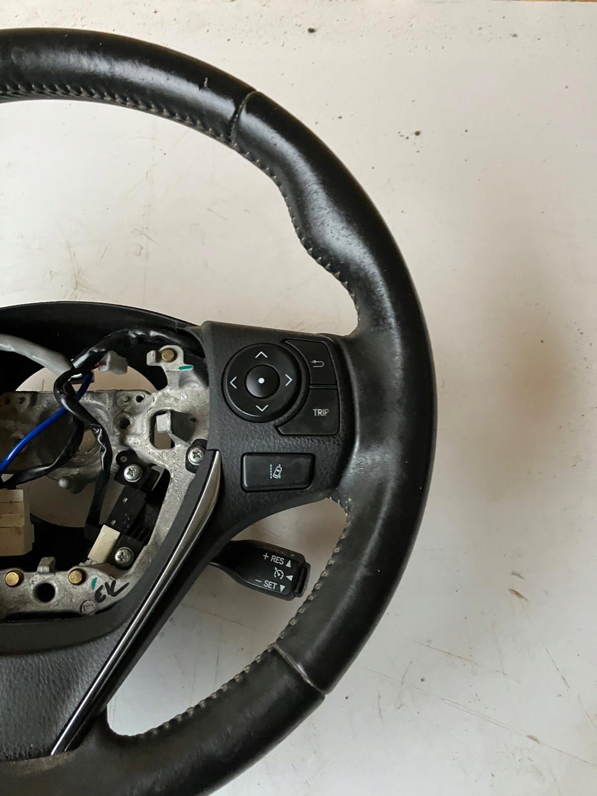 lenkrad Leder AURIS II MULTIFUNKCJA RADAR