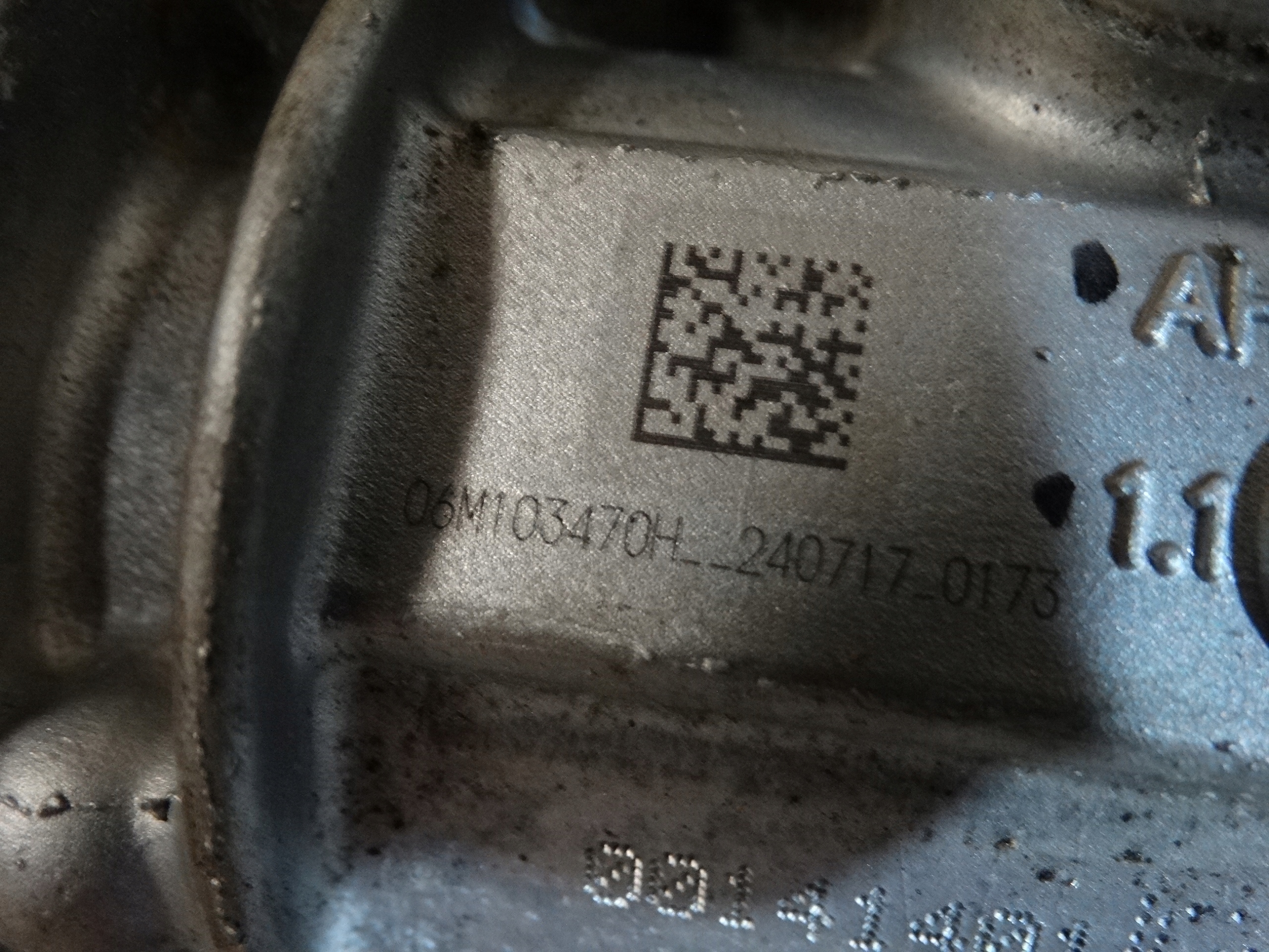 kryt ventilů pravá vačky PORSCHE AUDI 3.0TFSI 1