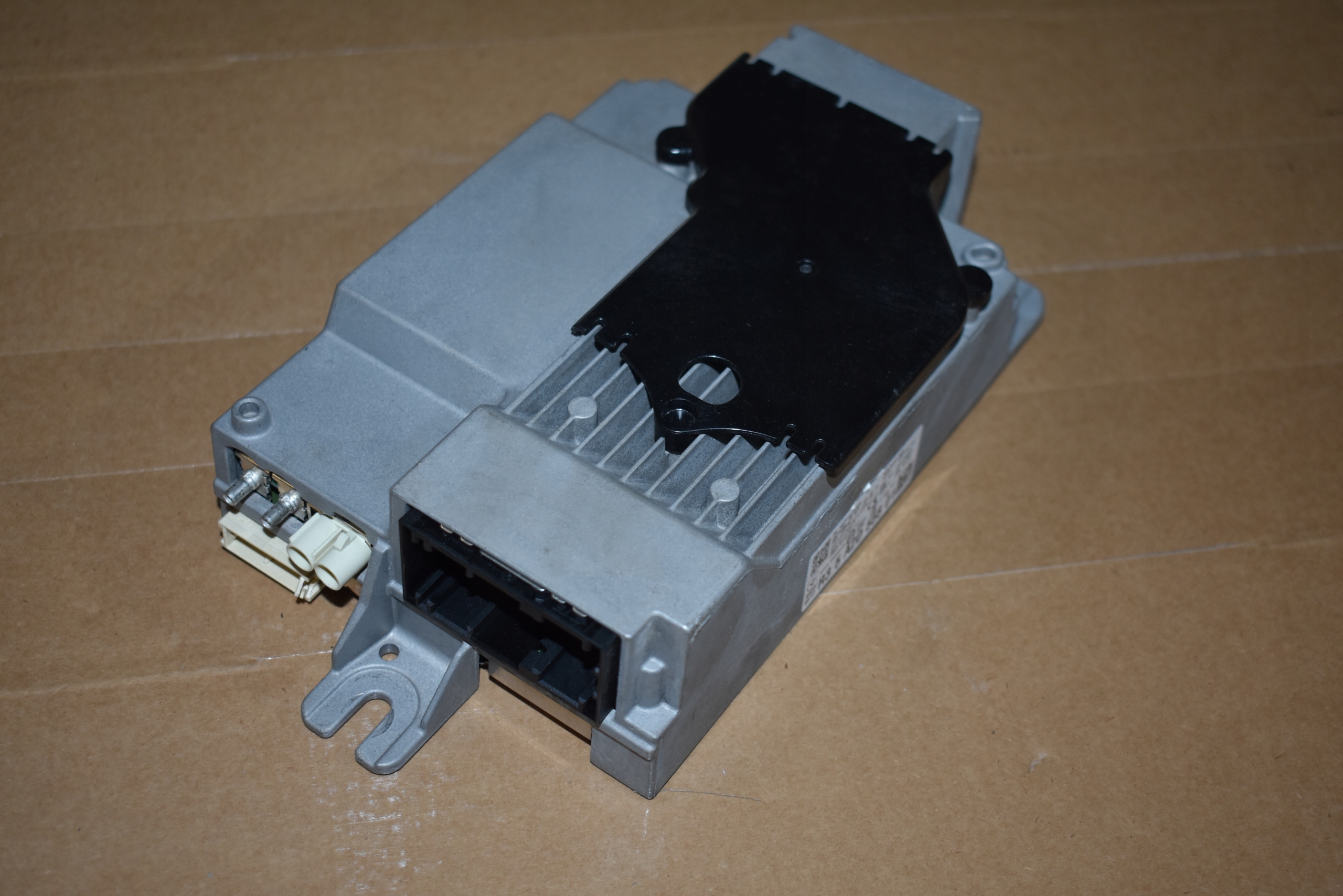 IDEALNY amplifier HIFI HARMAN KARDON BMW 1 9