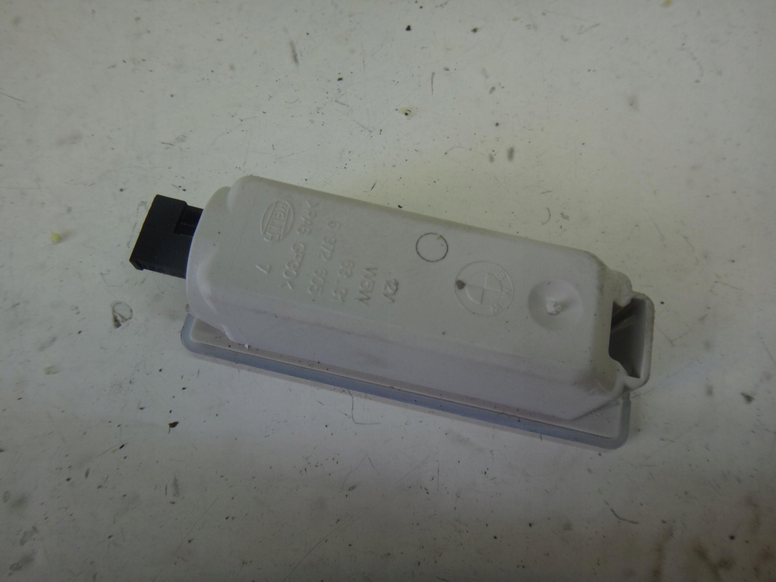 LAMPKA OŚWIETLENIA WNĘTRZA BMW X5 E70 X6 E71 Producent części BMW OE