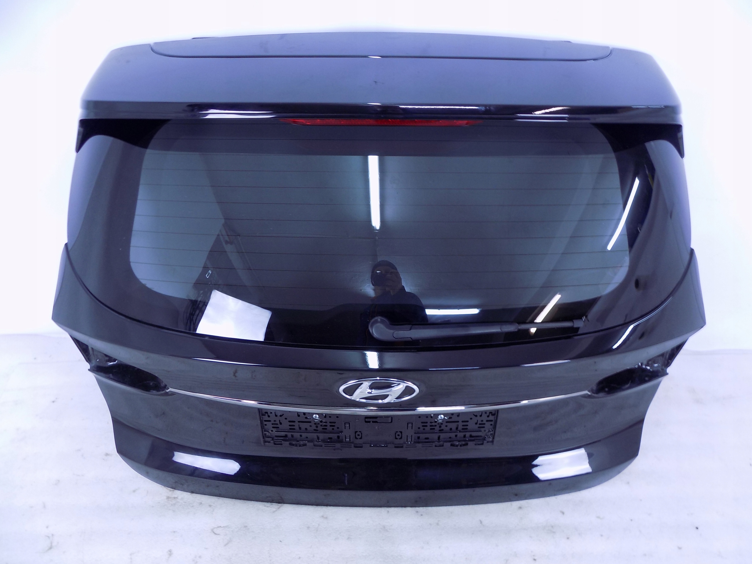 HYUNDAI SANTA FE IV KLAPA TYŁ CZARNA NKA KAMERA Producent części Hyundai OE