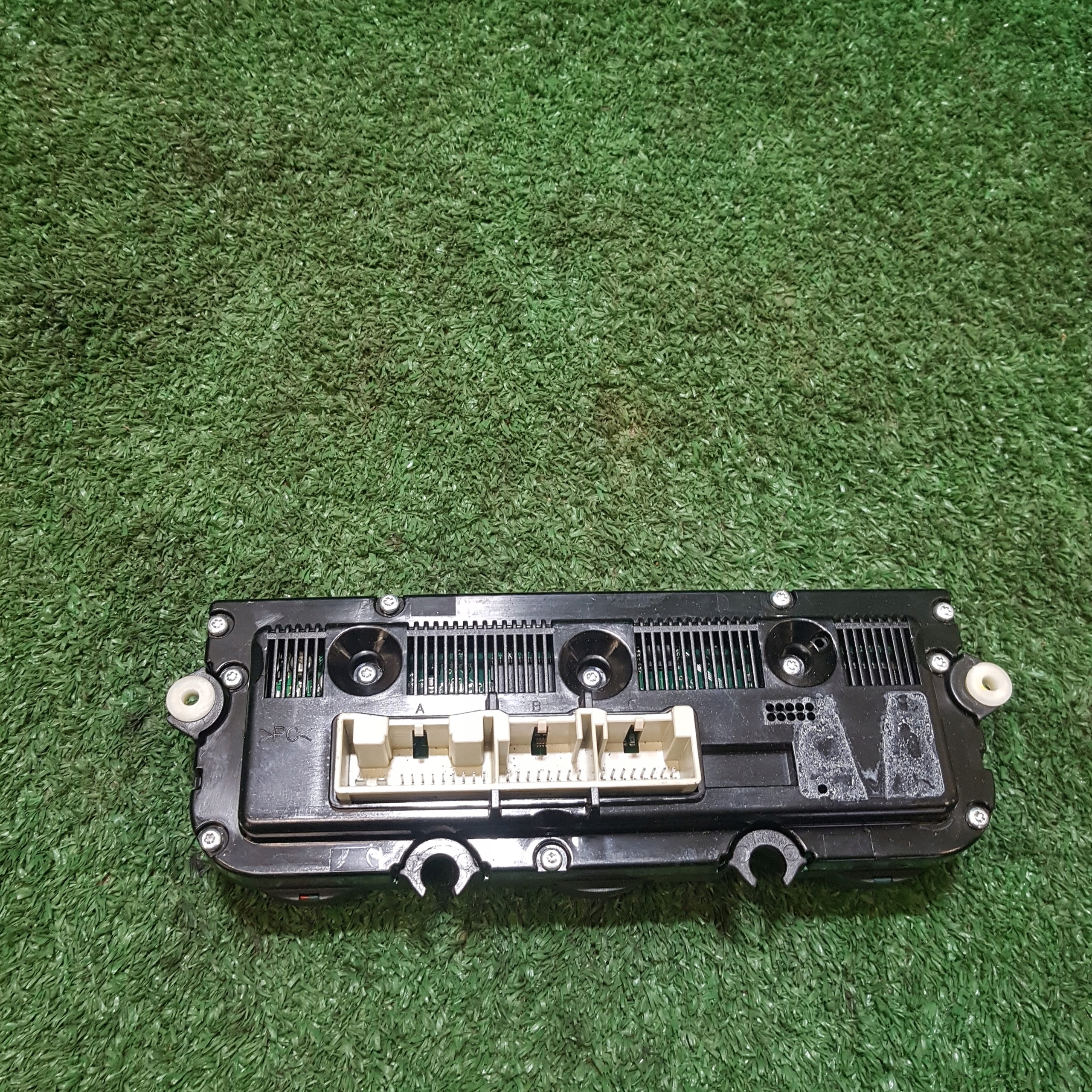 control panel air conditioning devices VOLKSWAGEN PASSAT B6