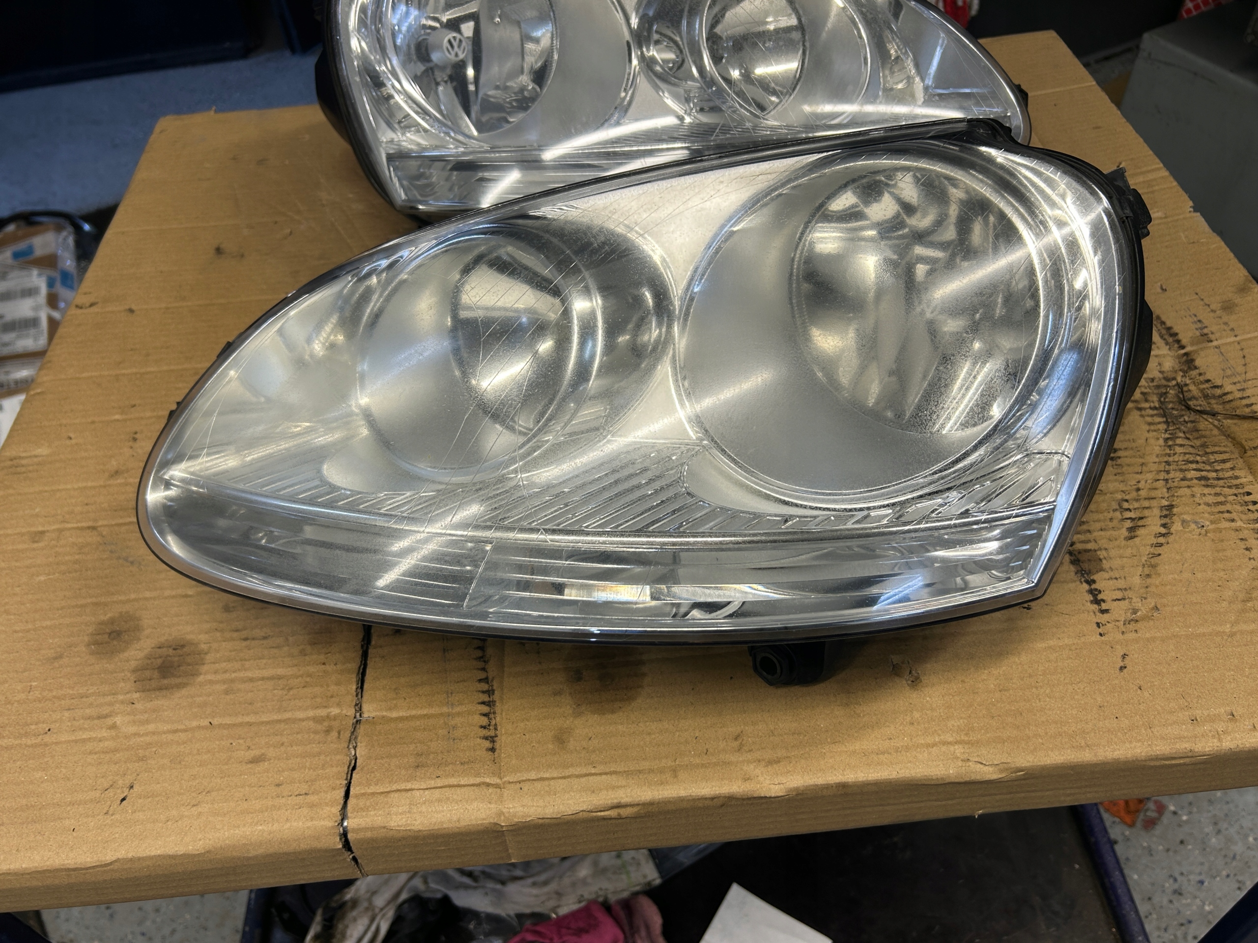 VW GOLF V světlá předek KOMPLET EUROPA