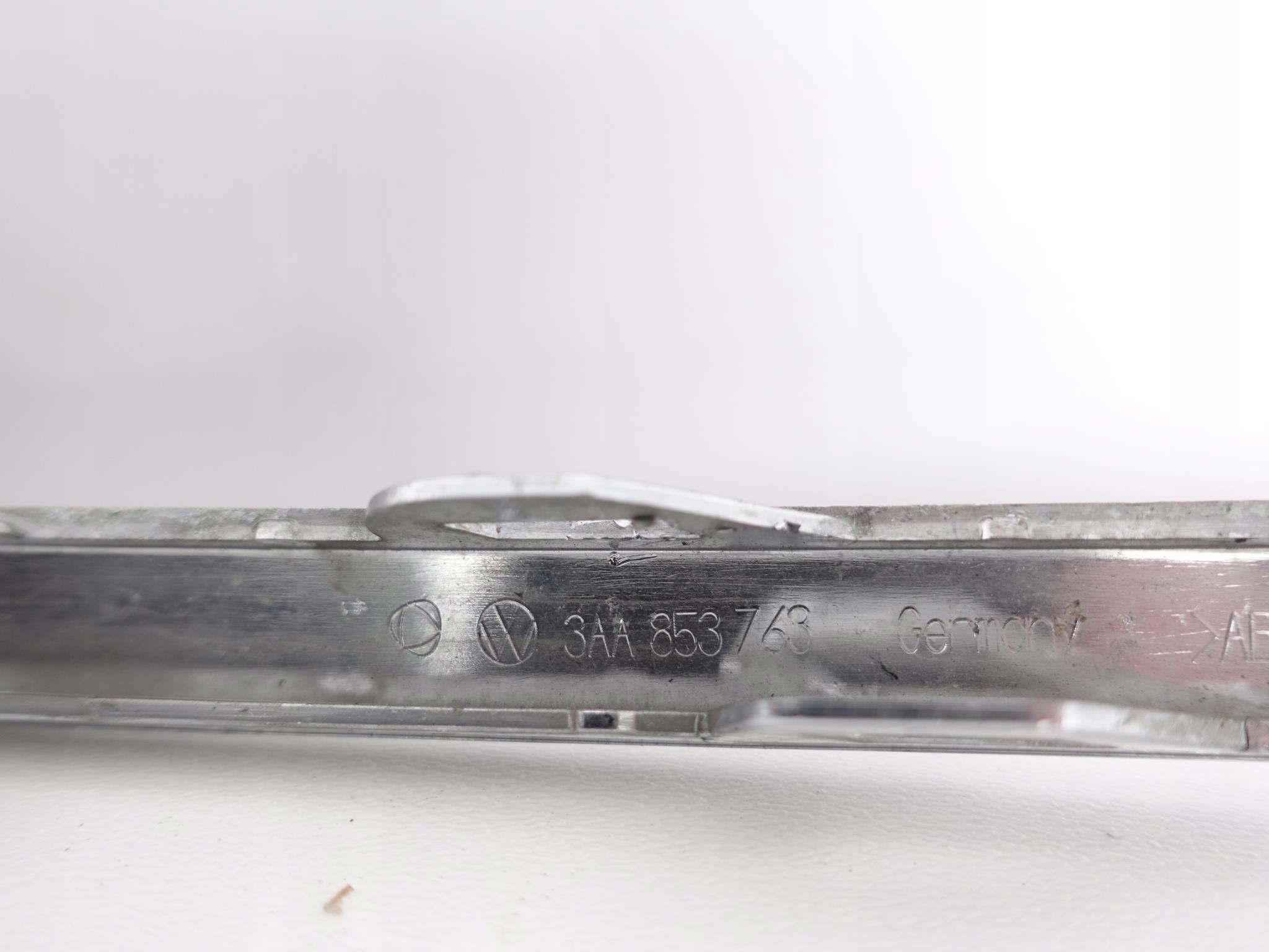 VW PASSAT B7 3AA 10-14 CHROM KRATKI left front