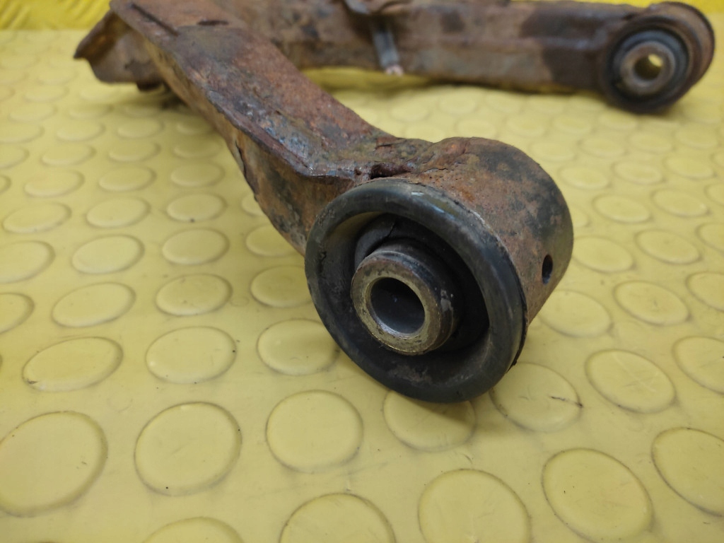 MITSUBISHI PAJERO 3 3.2 DID arm right front GORA