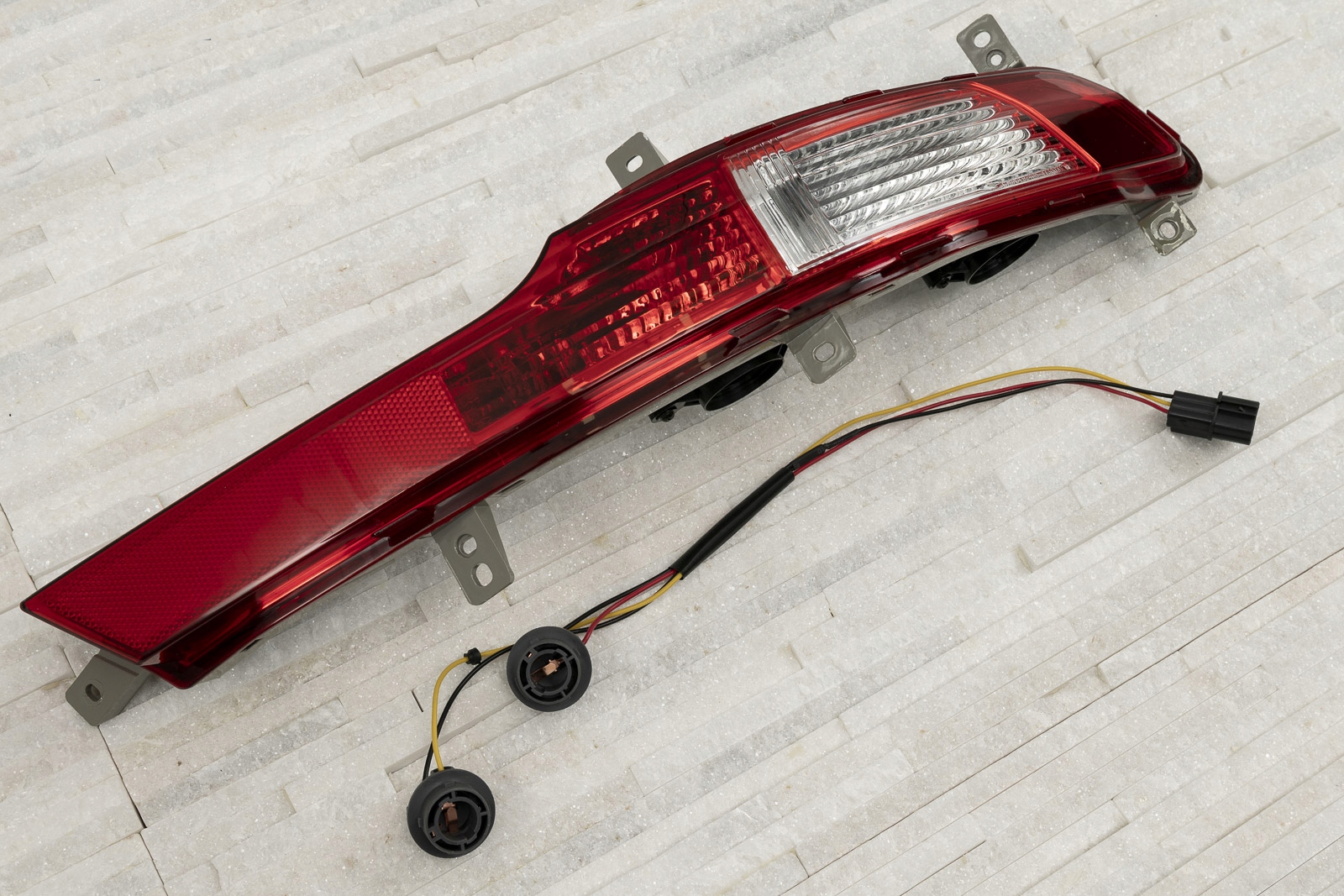 LAMPA PRZECIWMGIELNA PRAWA KIA SPORTAGE III 10 15 Installation side right