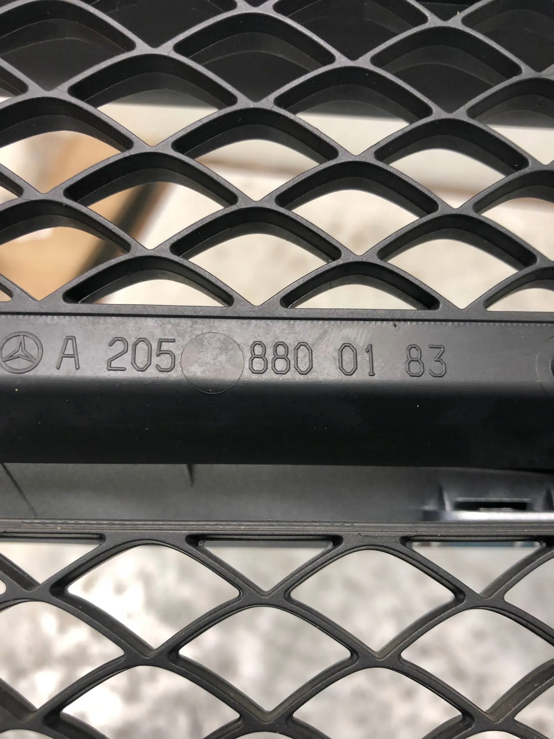 Mercedes-Benz C-Klasse W205 Kühlergrill FRONTGRILL Kühlergitter A2058800183 - Thumbnail 7
