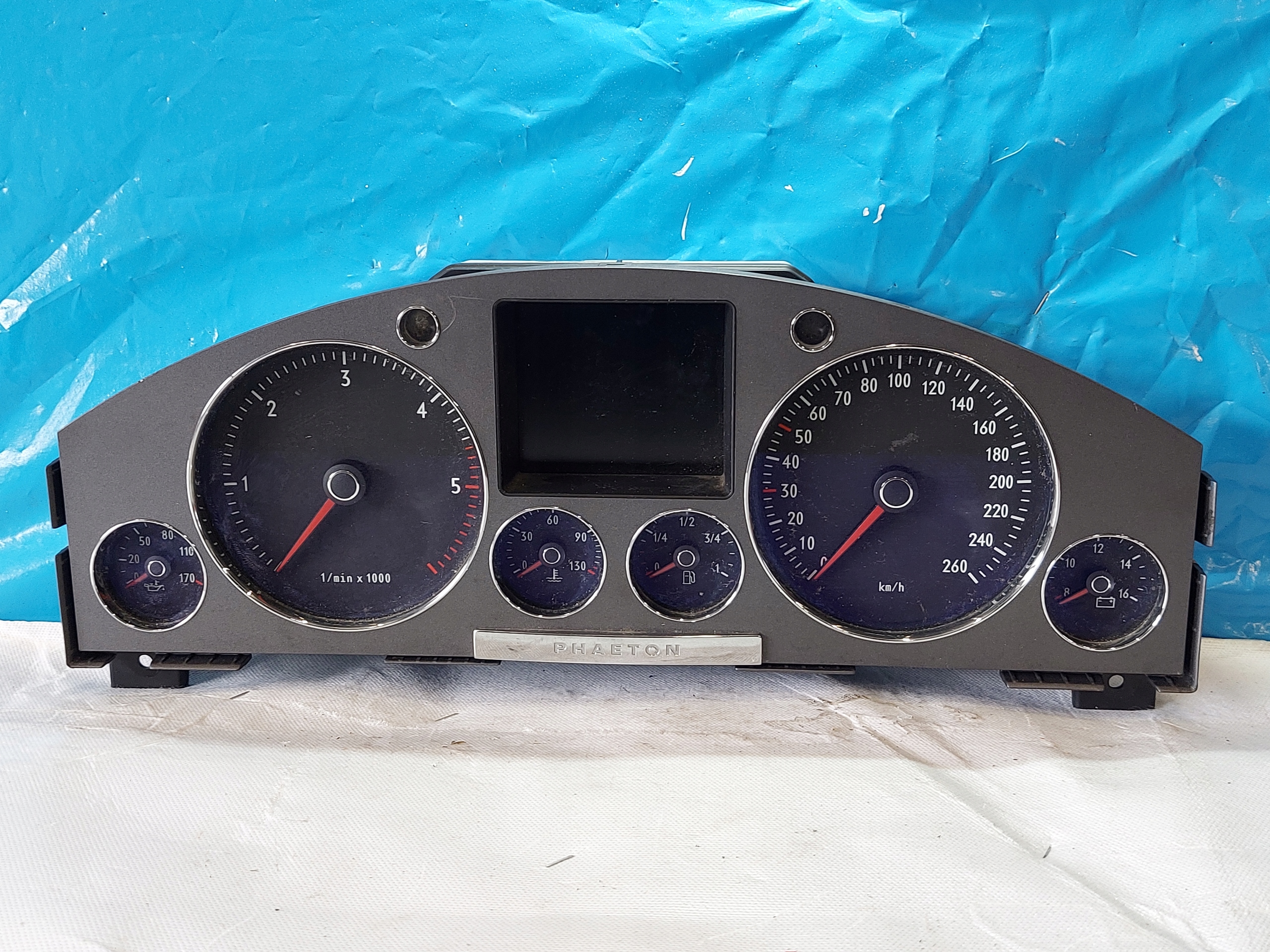 dials clock VW PHEATON 3.0 TDI 3D0920882N