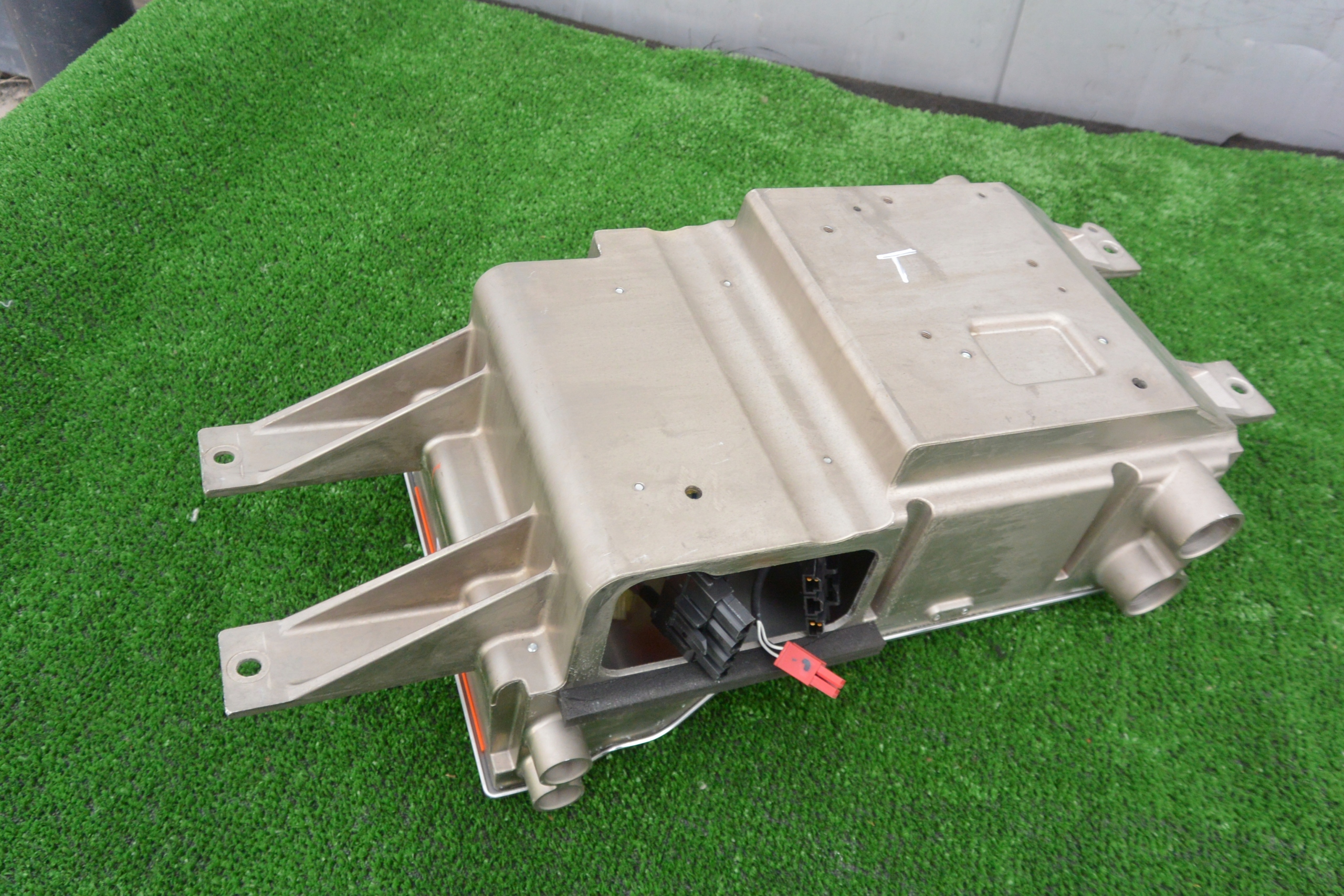 TESLA MODEL S REGULATOR di tensione 12-16 P85