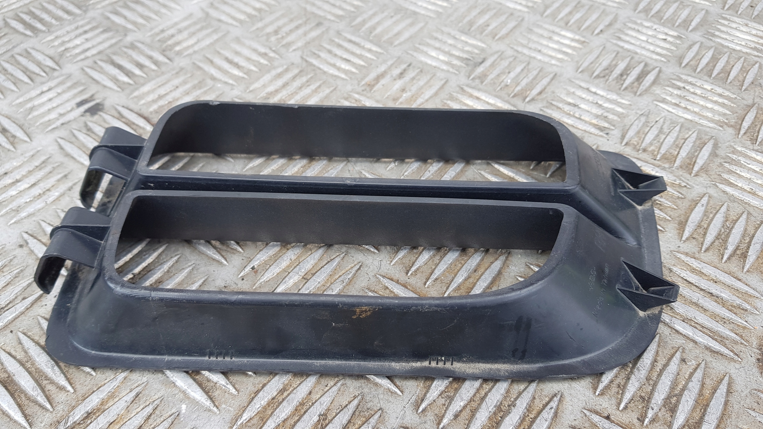 MERCEDES ACTROS MP2 MP3 grid of a bumper right