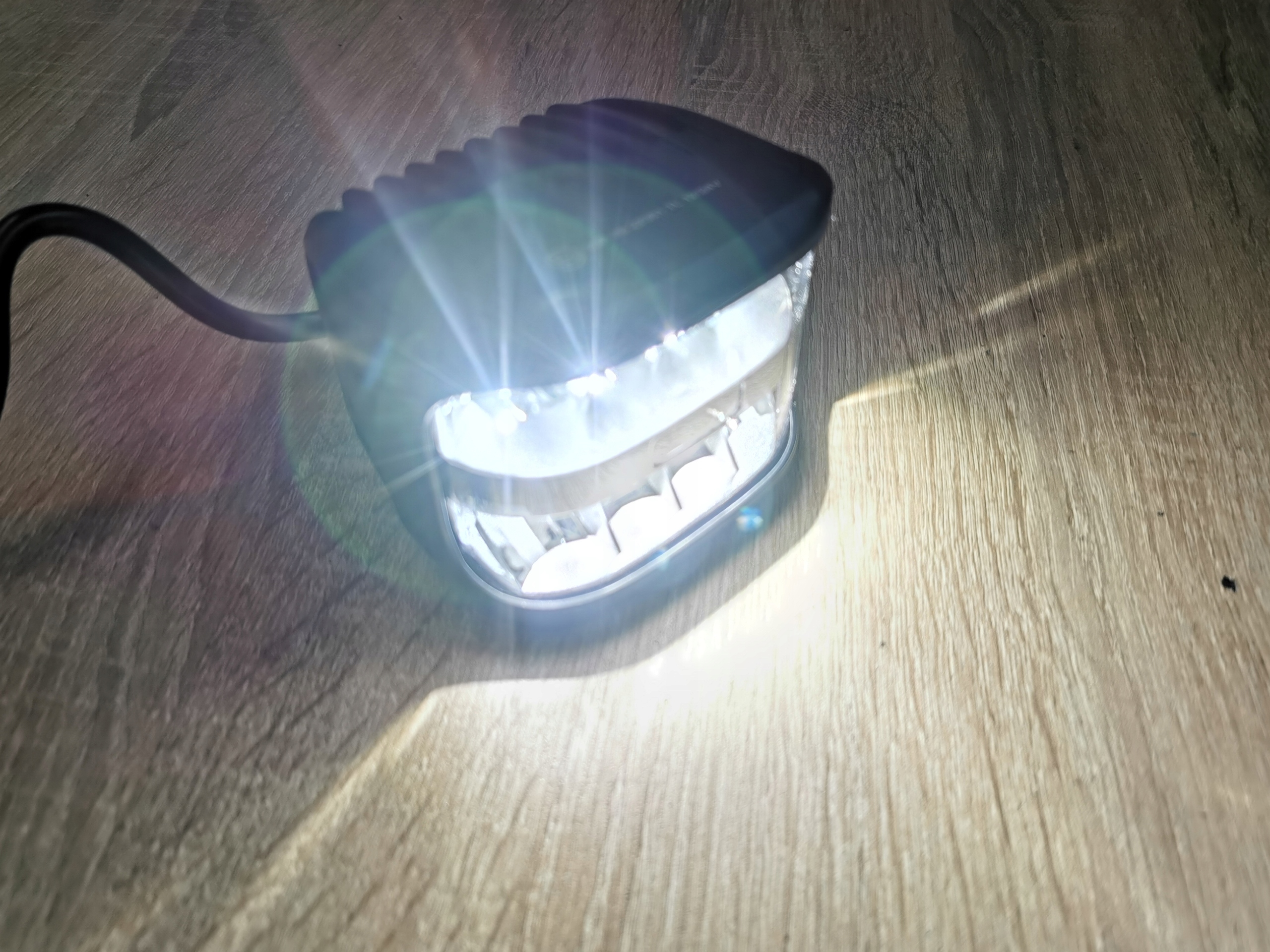 Lampa robocza 8x LED 12 24V wlacznik 27W 1608LM Shape rectangular