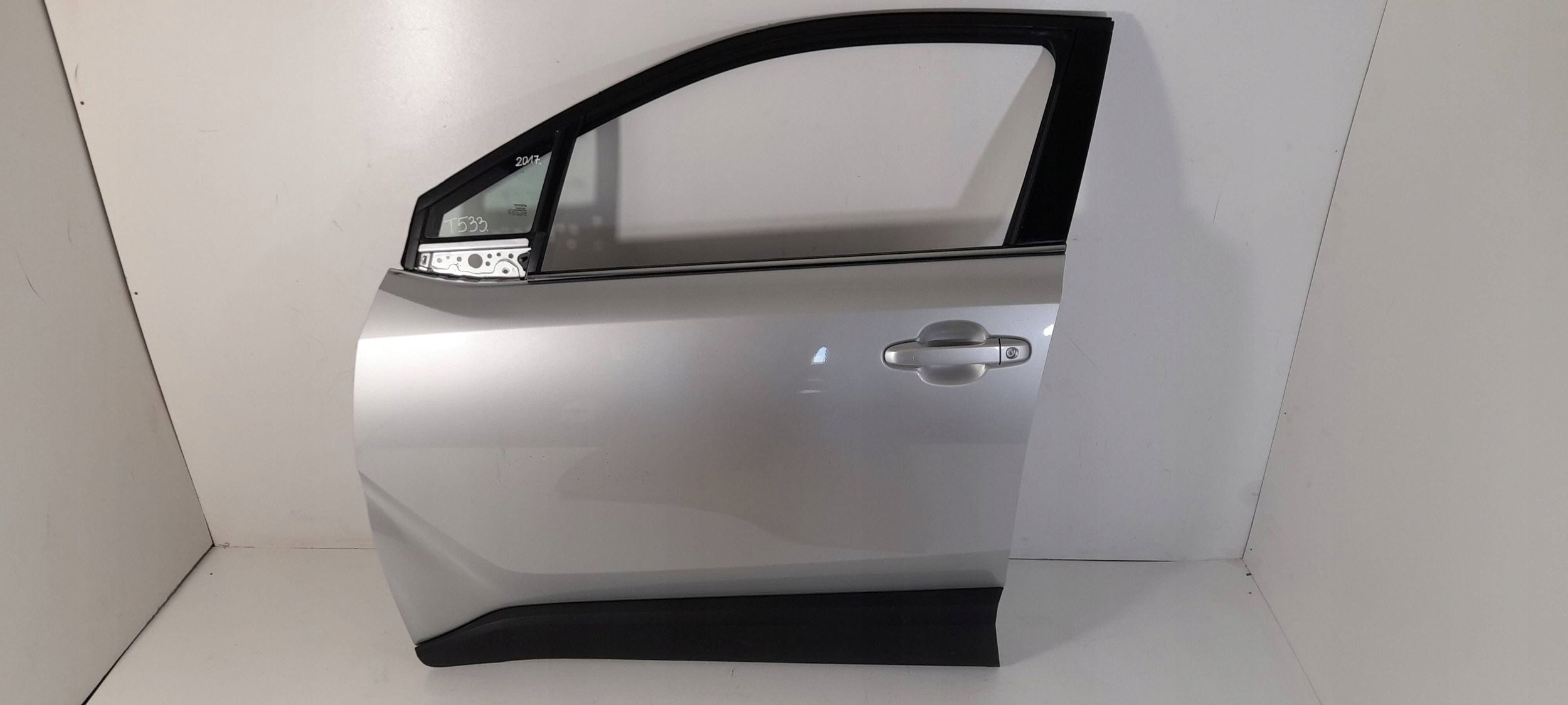 Toyota C-HR and door front left 1F7 (T533)