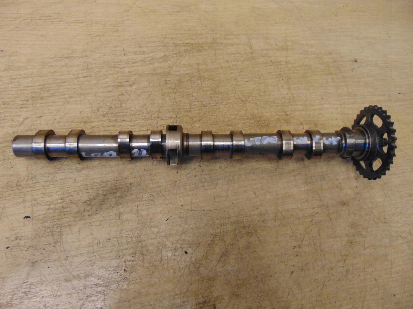 распредвал выпускной A6510520001 MERCEDES SPRINTER W906 2.2 CDI