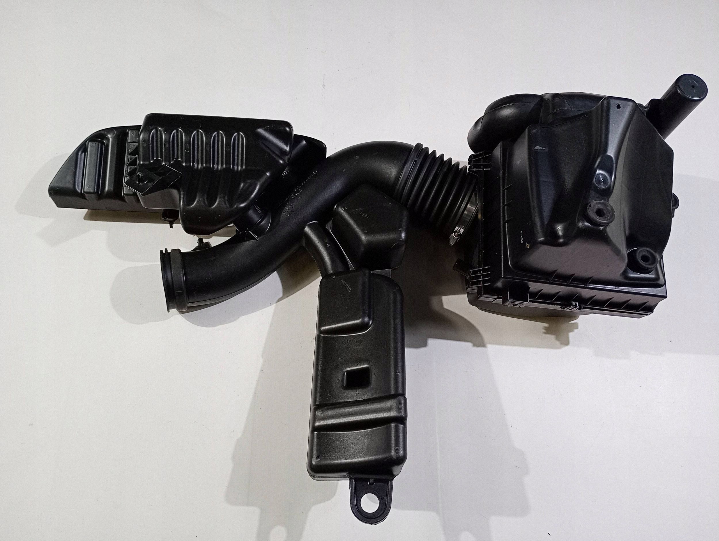 air filter housing tube intake rezonator pipe Dodge Durango 3.6 2014