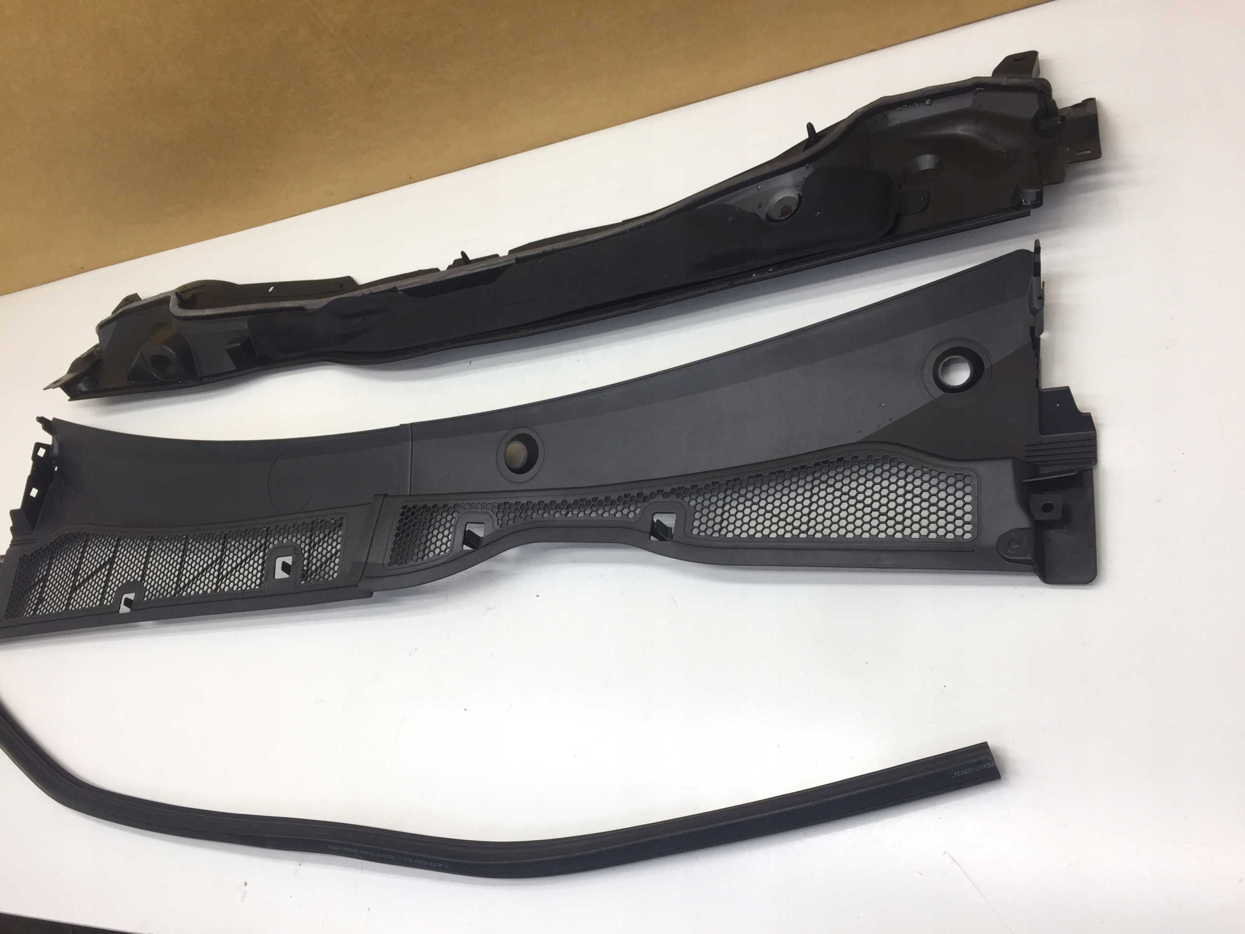 PEUGEOT 208 II PODSZYBIE WYGŁUSZENIE USZCZELKA EUROPA Numer katalogowy części 9820794580 9820794480 9820793980