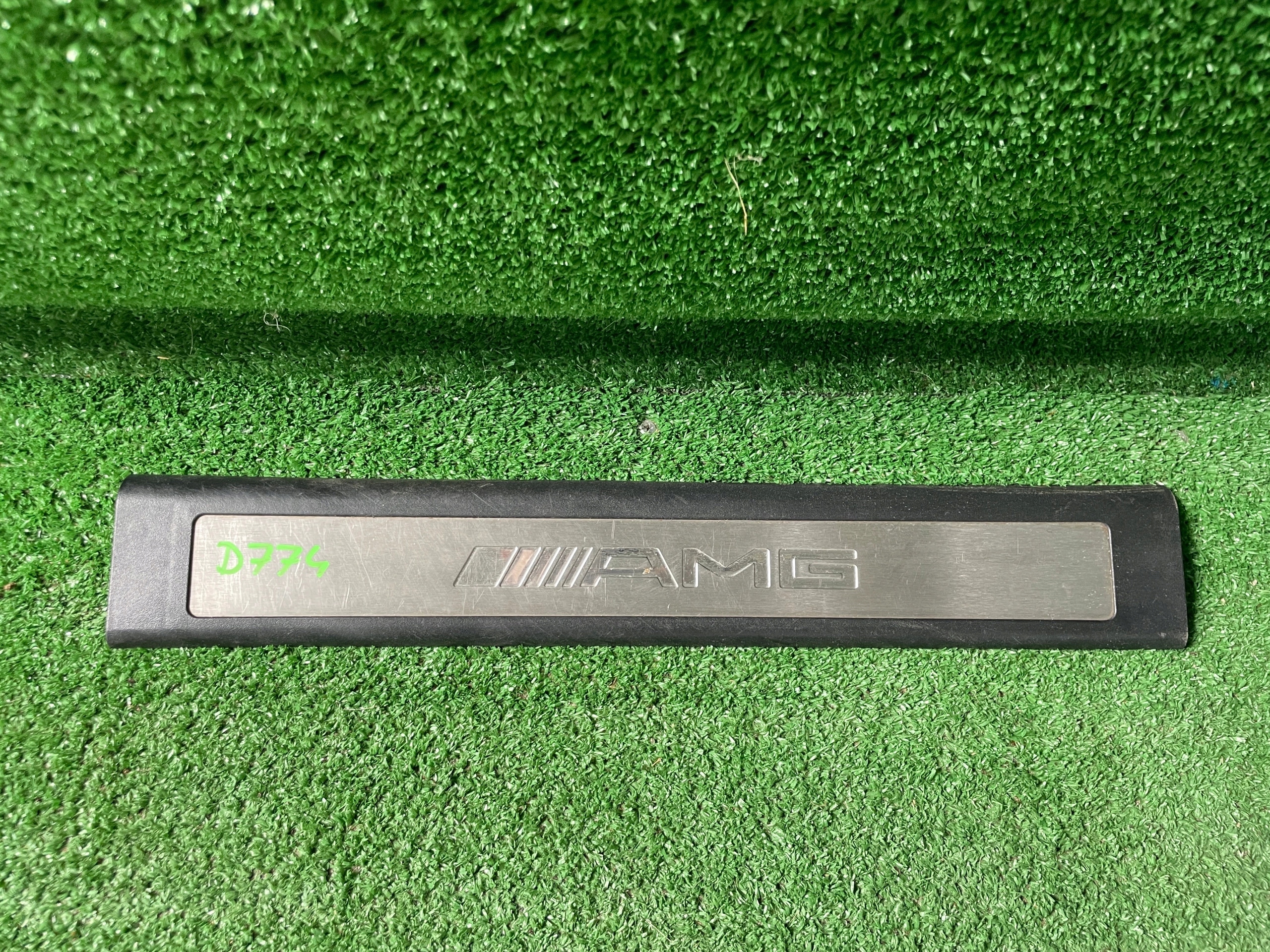 MERCEDES ML W164 moulding threshold cap front front right A1646802935