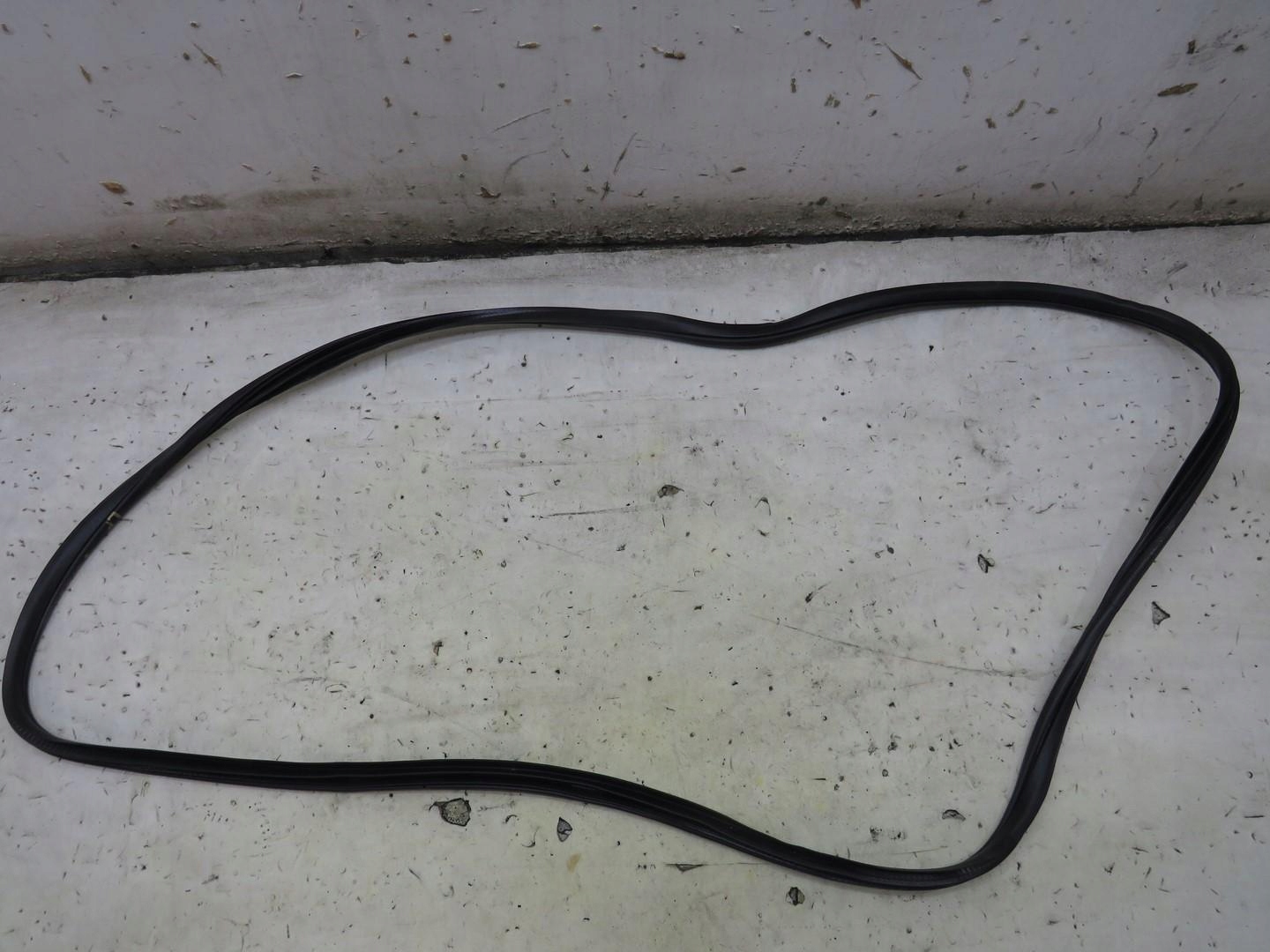 USZCZELKA DRZWI LEWY PRZÓD SX4 S-CROSS