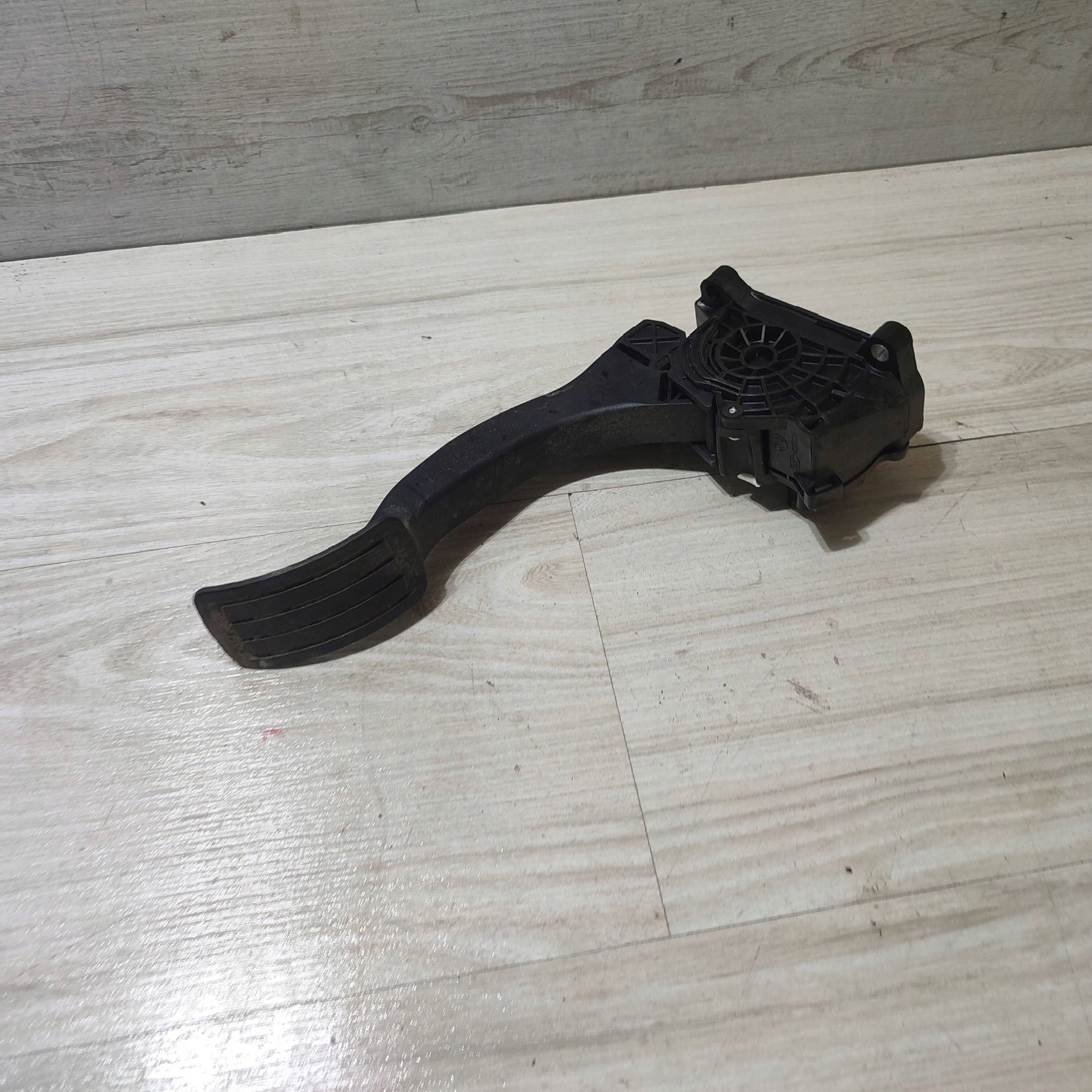 accelerator pedal Peugeot Rifter 9674829780