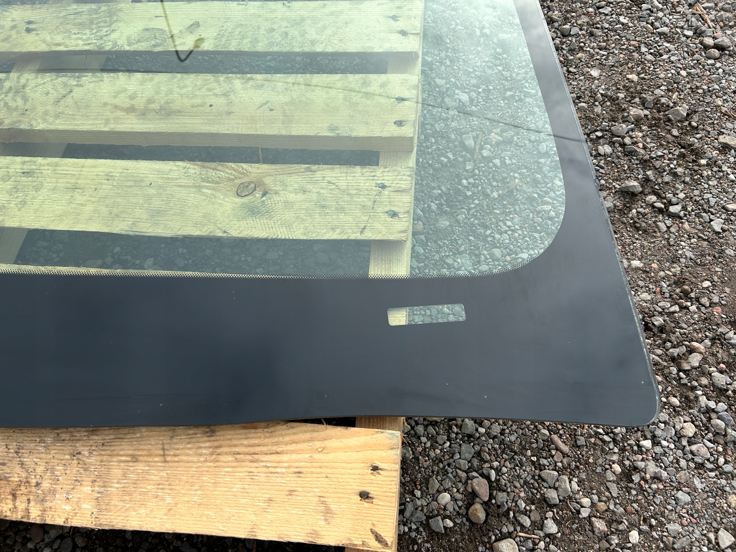 window iron front front Ford Mustang 2010-2014